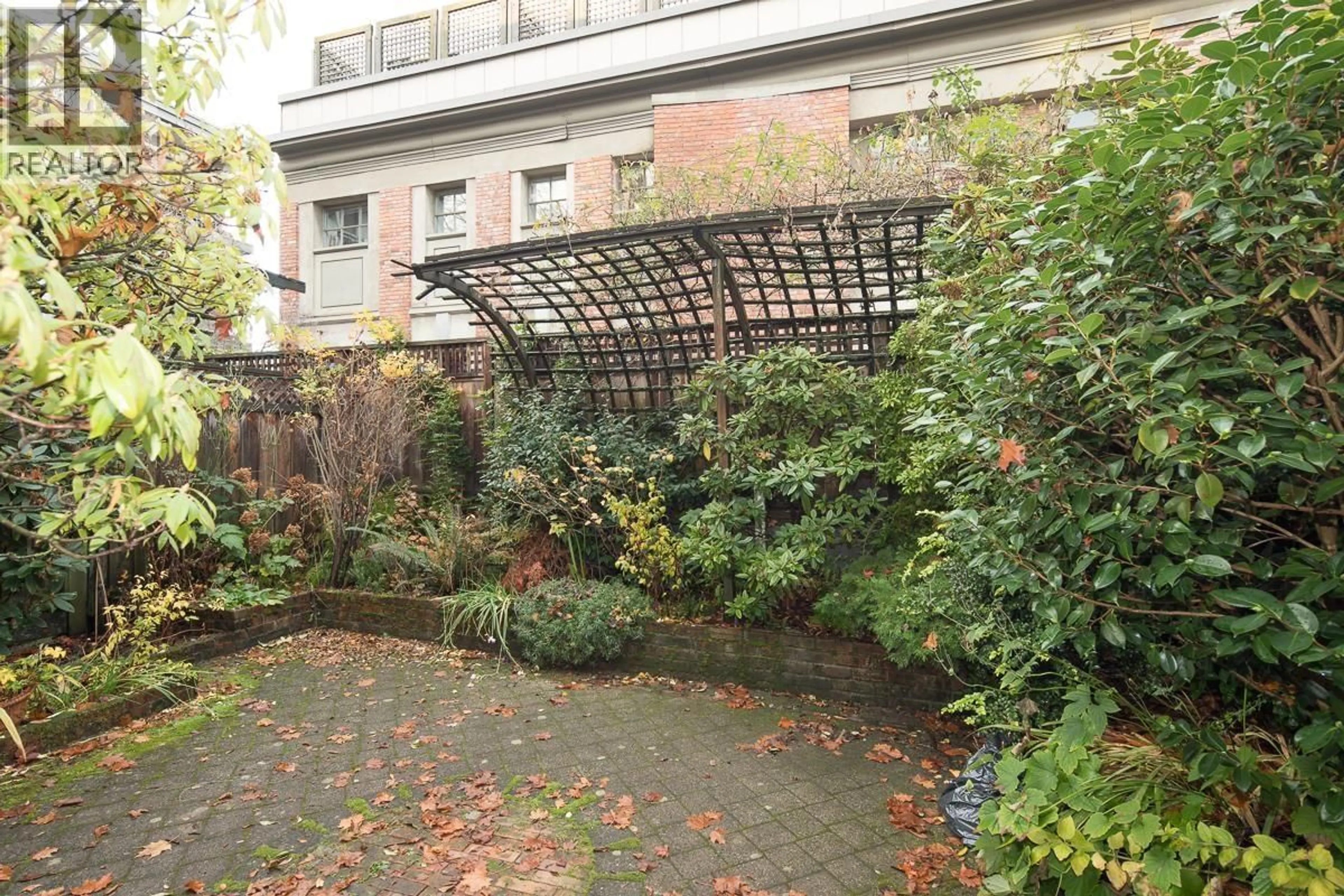 Patio, street for 2305 3RD AVENUE, Vancouver British Columbia V6K1L6