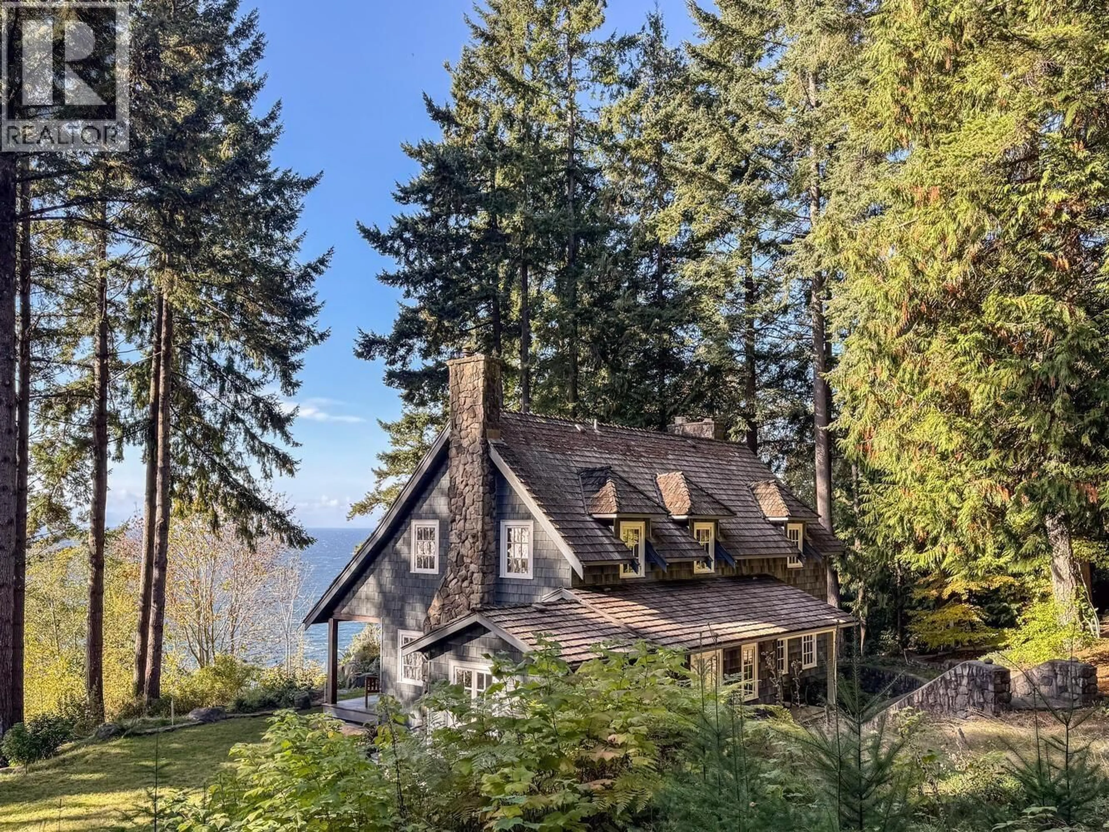 A pic from outside/outdoor area/front of a property/back of a property/a pic from drone, unknown for 1289 GOWER POINT ROAD, Gibsons British Columbia V0N1V3