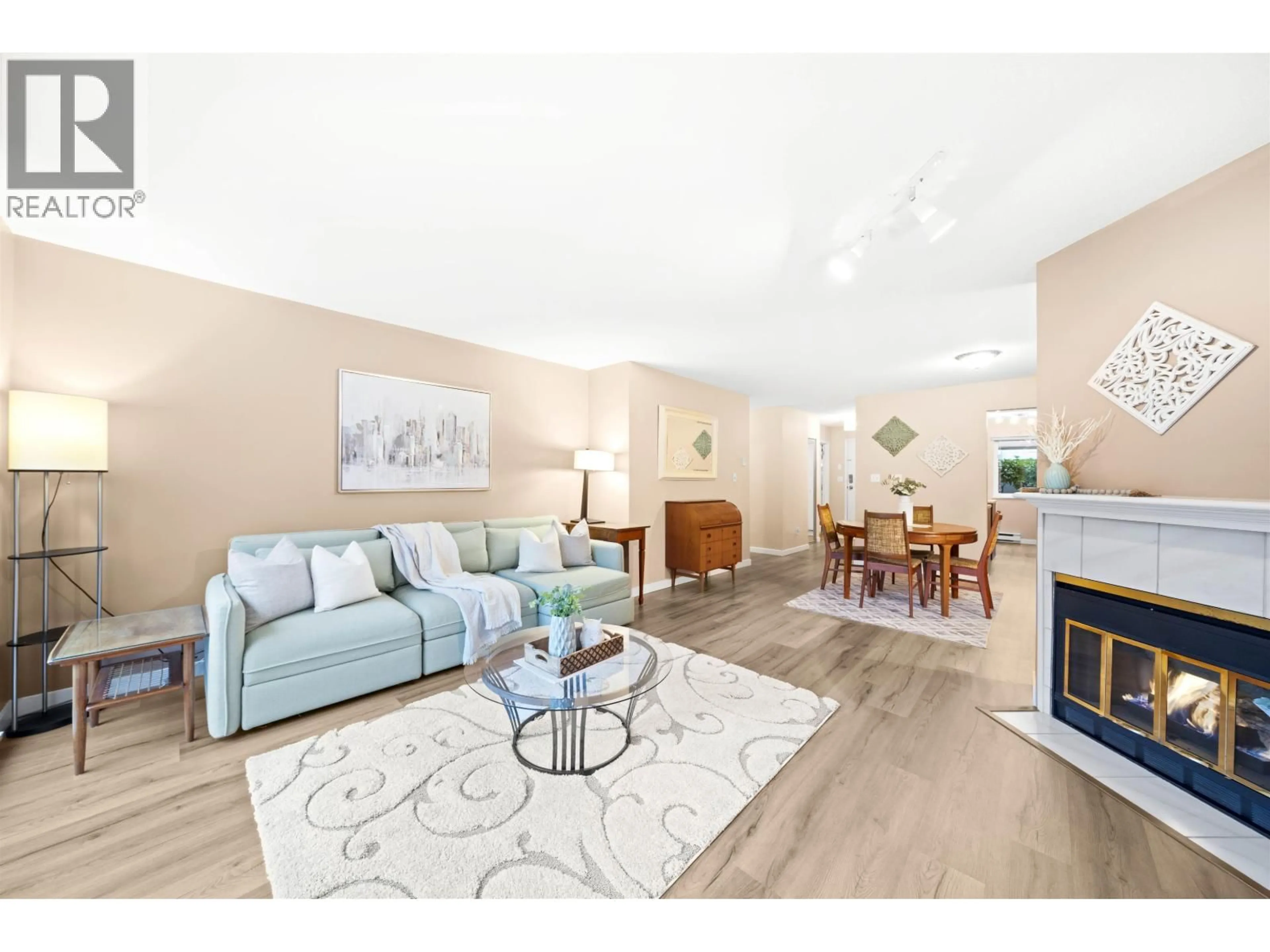 Living room with furniture, unknown for 103 - 4889 53 STREET, Delta British Columbia V4K2Z3