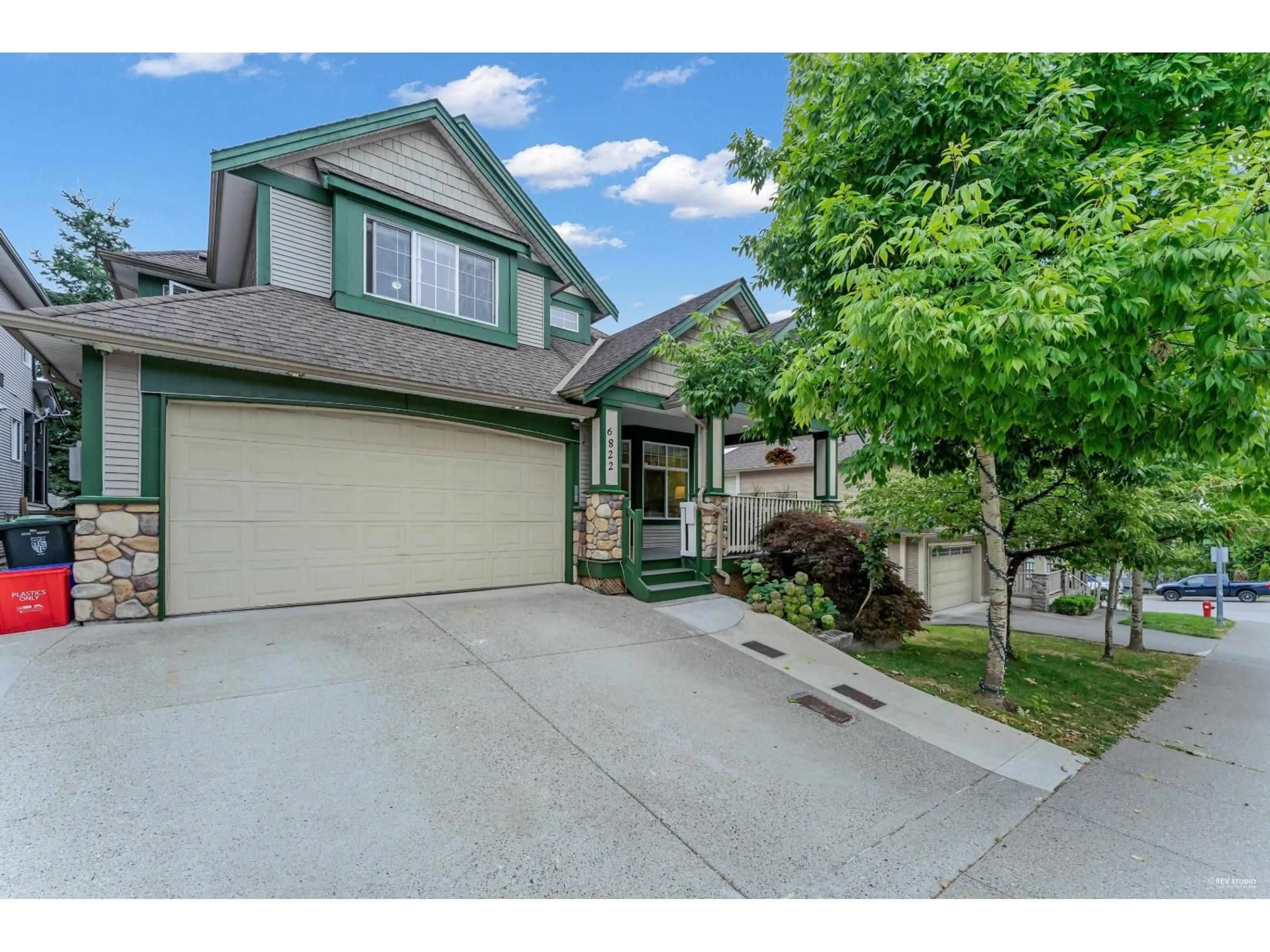 A pic from outside/outdoor area/front of a property/back of a property/a pic from drone, street for 6822 196A, Langley British Columbia V2Y3H2