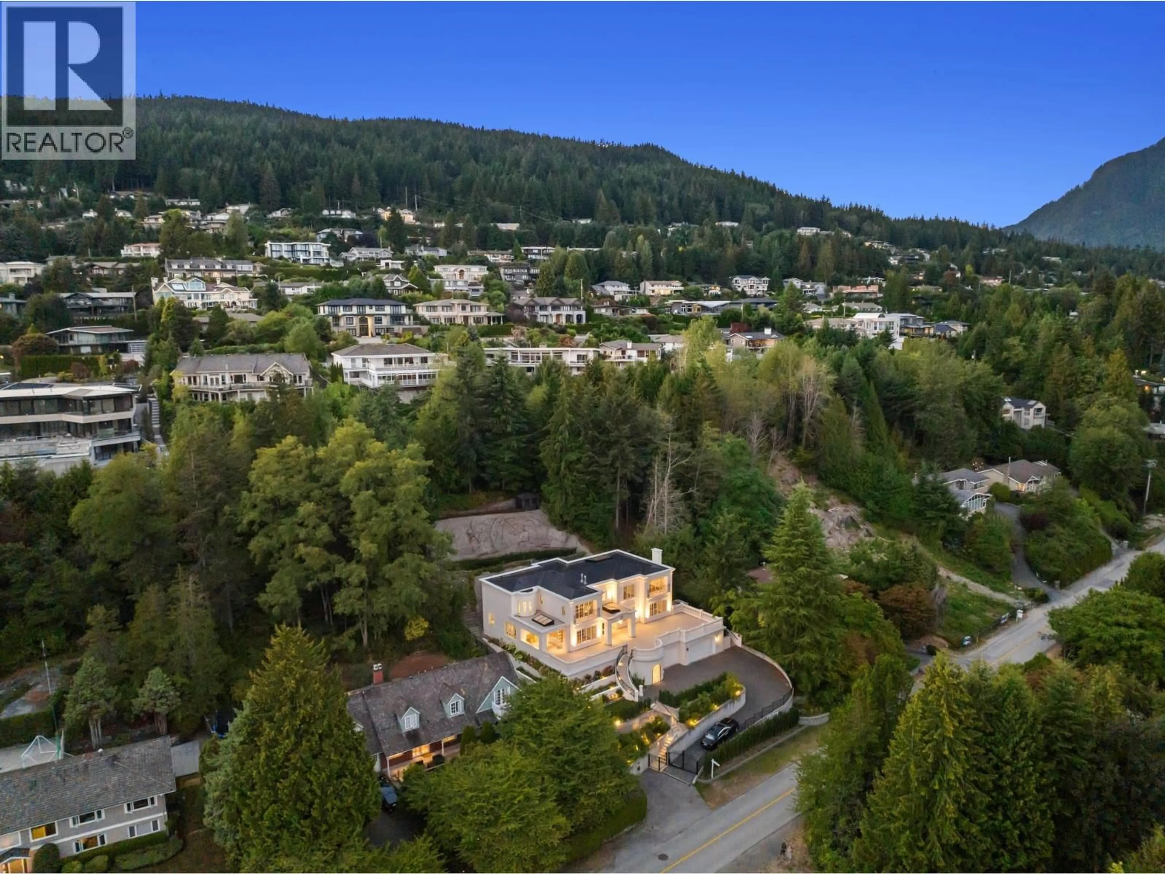 A pic from outside/outdoor area/front of a property/back of a property/a pic from drone, mountain view for 735 ST. ANDREWS ROAD, West Vancouver British Columbia V7S1V5