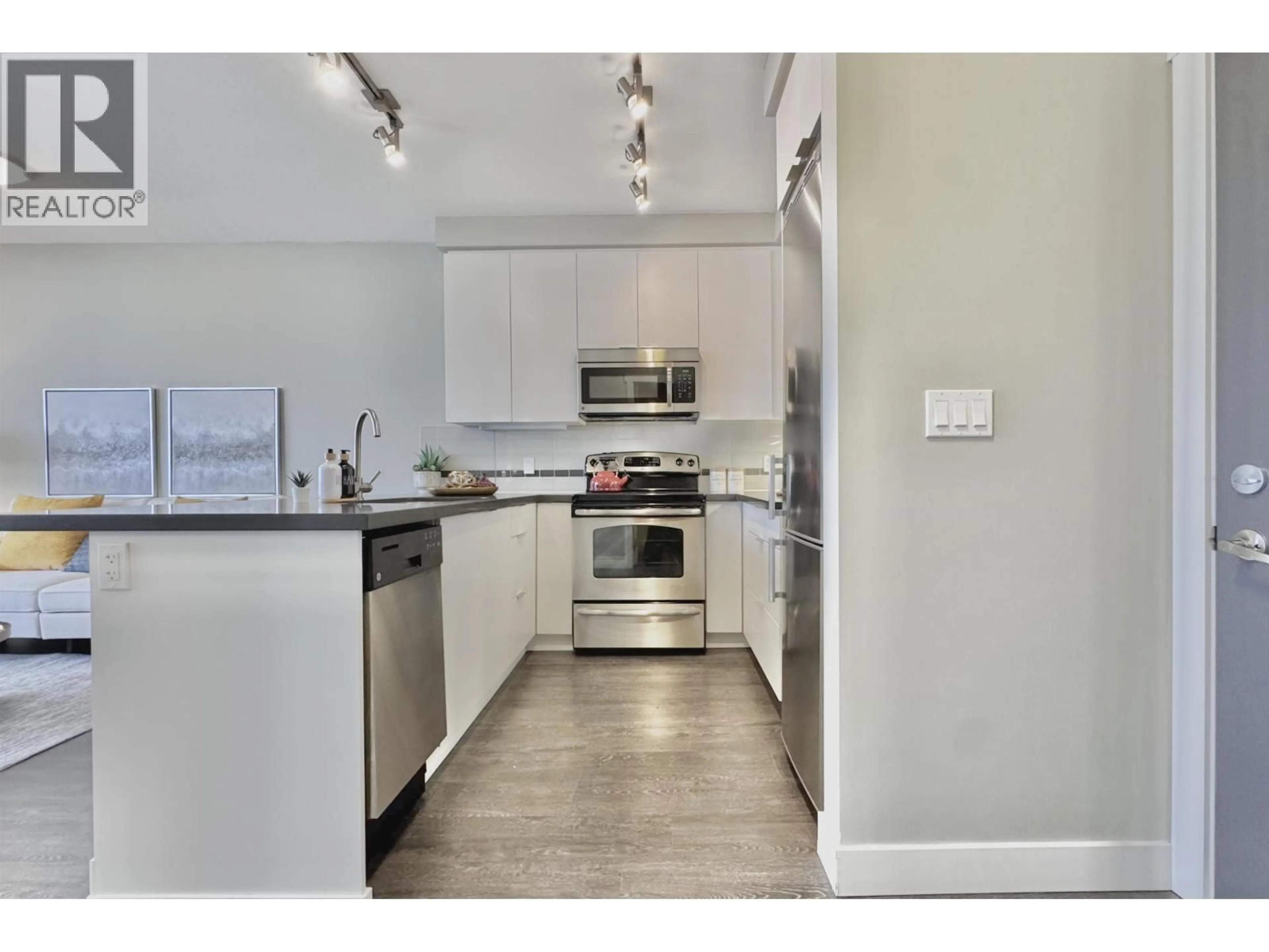 Unknown for 1103 - 9025 HIGHLAND COURT, Burnaby British Columbia V5A0A8