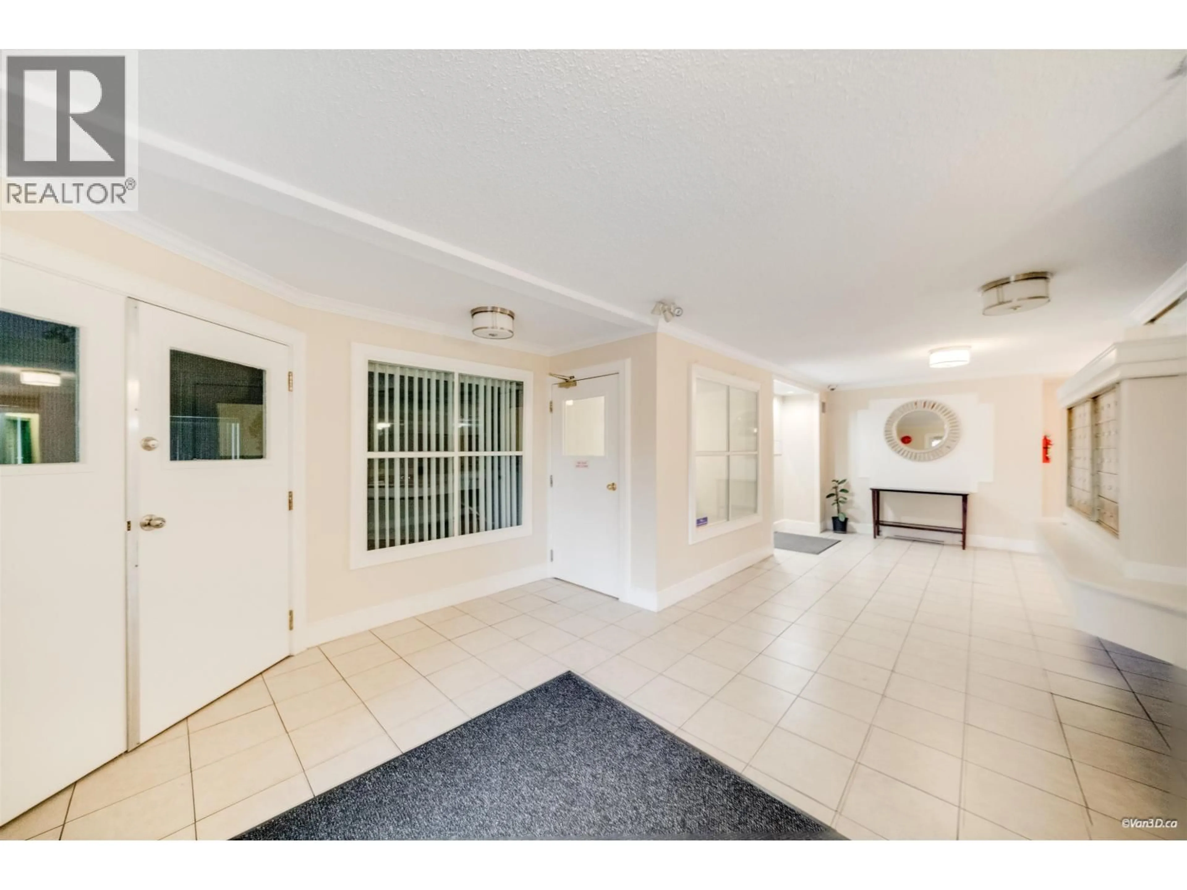 Indoor foyer for 309 - 501 COCHRANE AVENUE, Coquitlam British Columbia V3J7W5