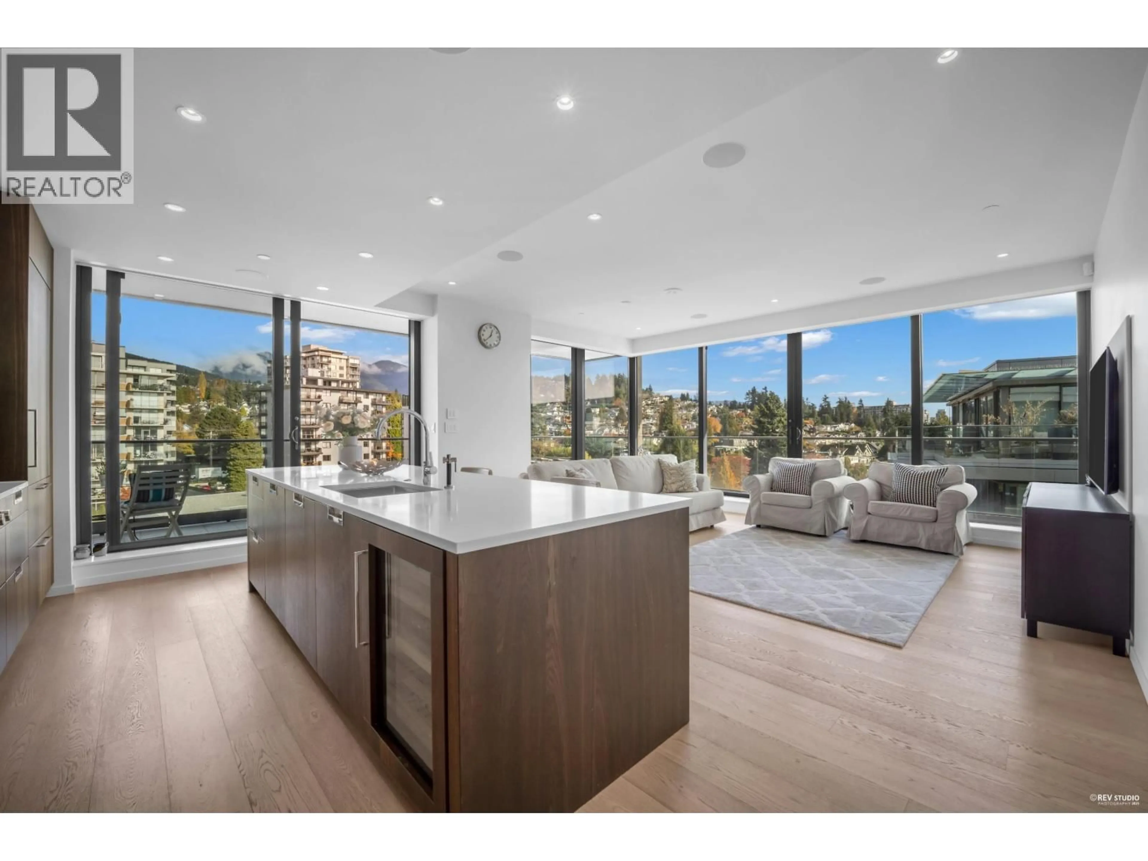 Open concept kitchen, unknown for 601 - 1355 BELLEVUE AVENUE, West Vancouver British Columbia V7T0B4