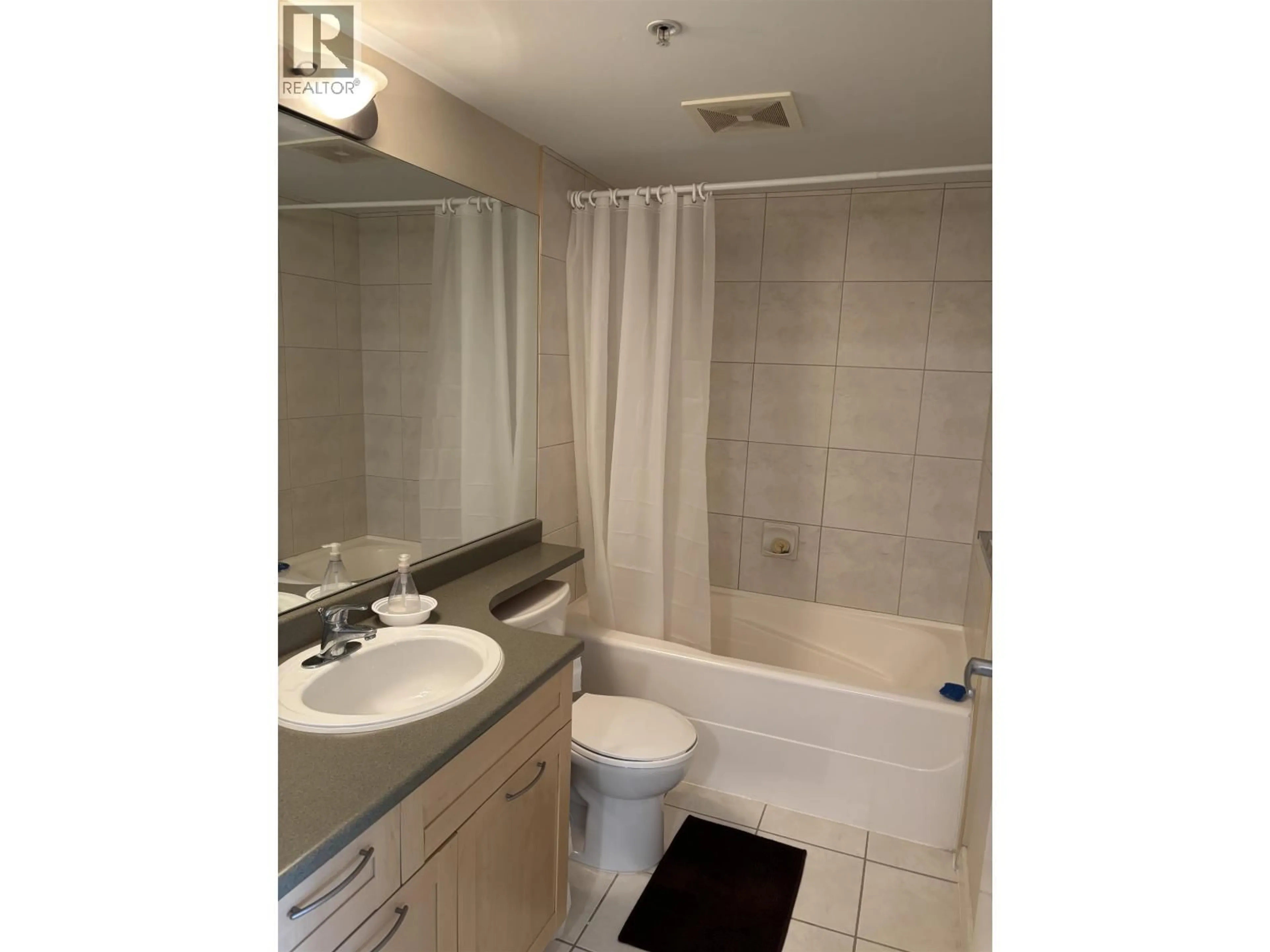 Standard bathroom, unknown for 215 - 1503 65TH AVENUE, Vancouver British Columbia V6P6Y8