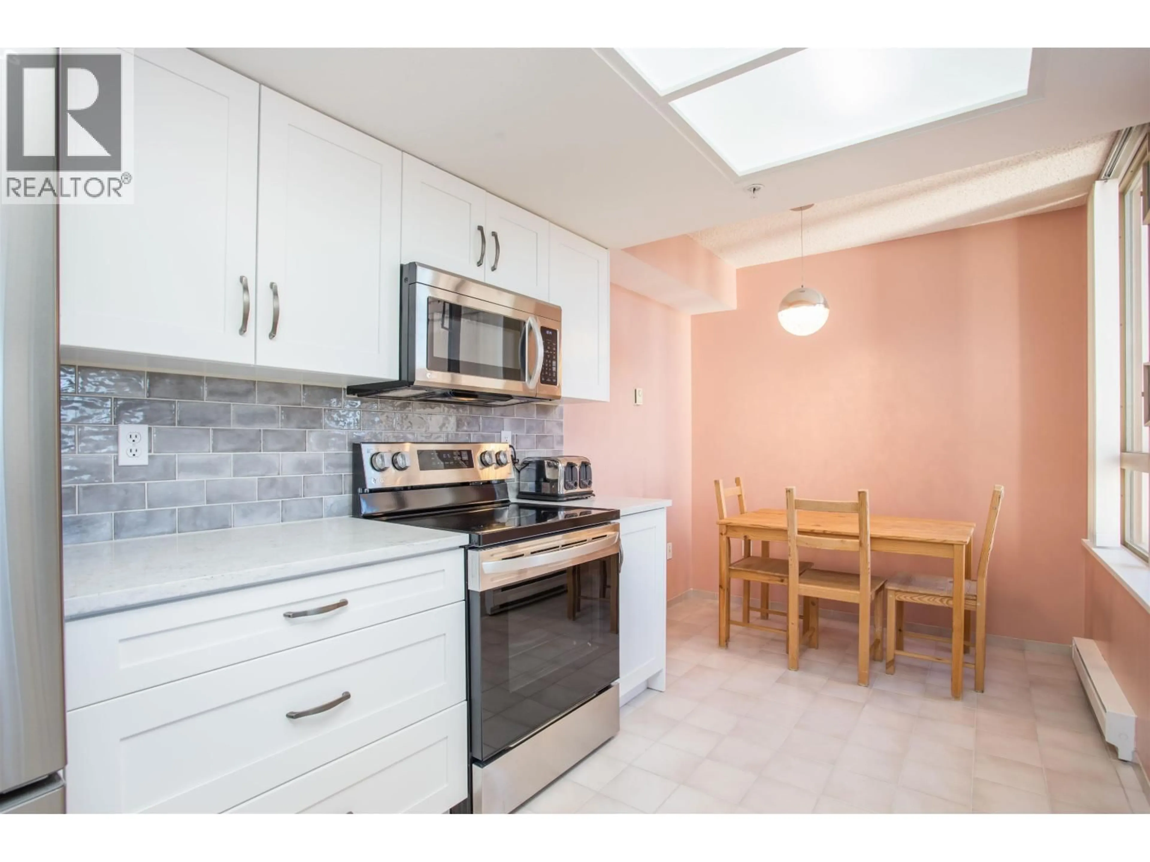 Standard kitchen, unknown for 1501 - 1190 PIPELINE ROAD, Coquitlam British Columbia V3B7T9