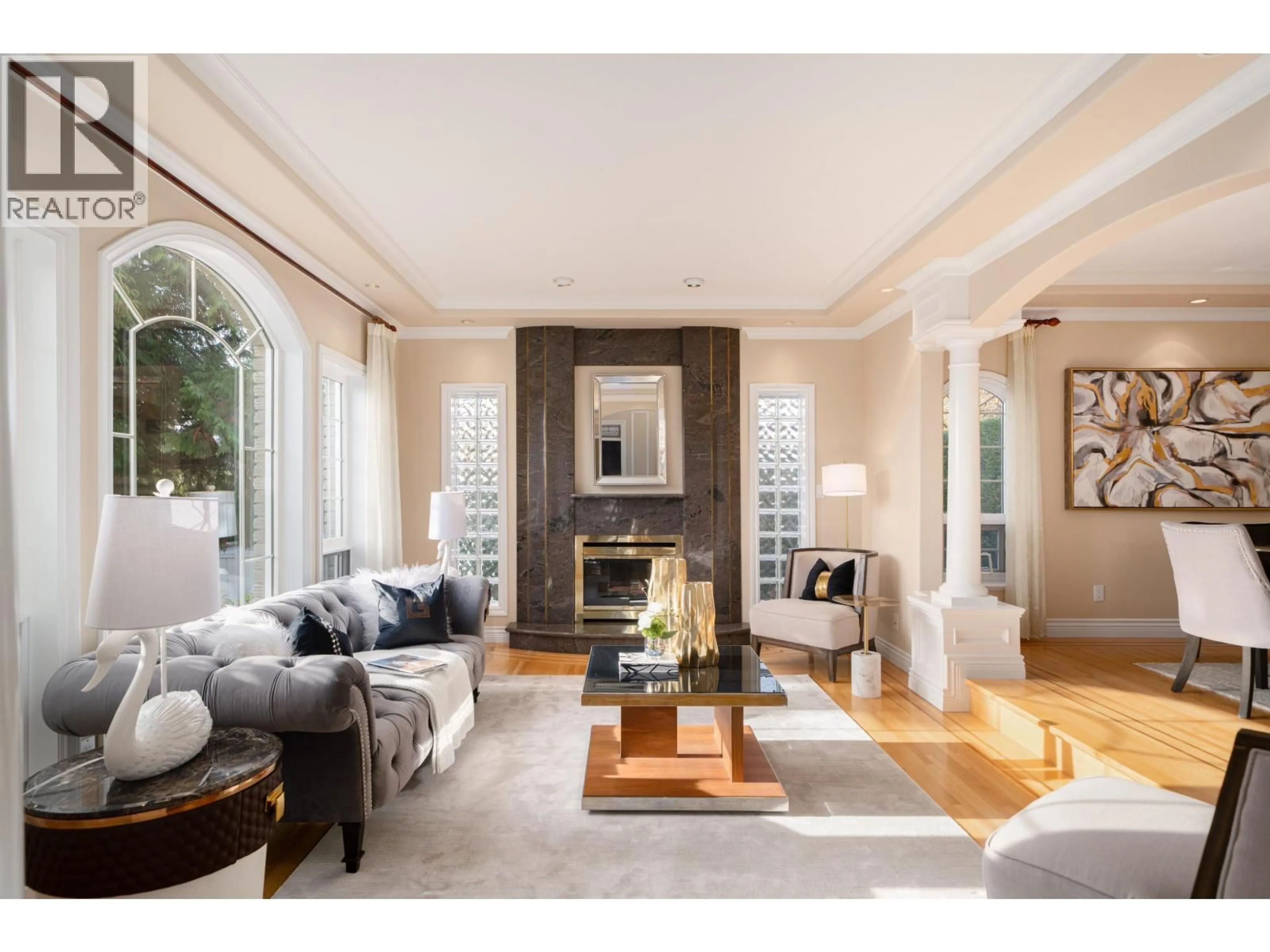 Living room with furniture, unknown for 6111 KITCHENER STREET, Burnaby British Columbia V5B2J5