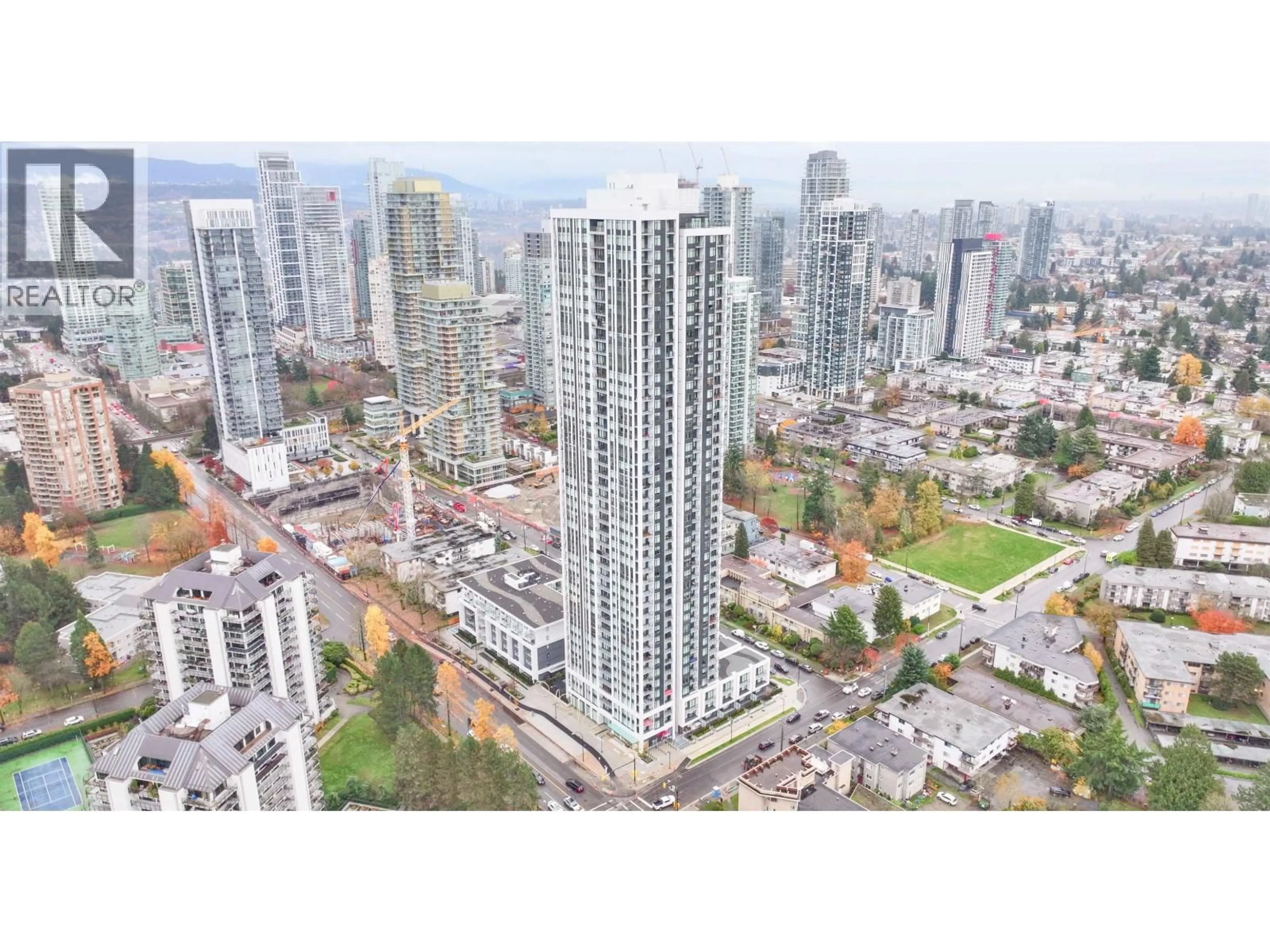A pic from outside/outdoor area/front of a property/back of a property/a pic from drone, city buildings view from balcony for 3609 - 6468 WILLINGDON AVENUE, Burnaby British Columbia V5H0L3