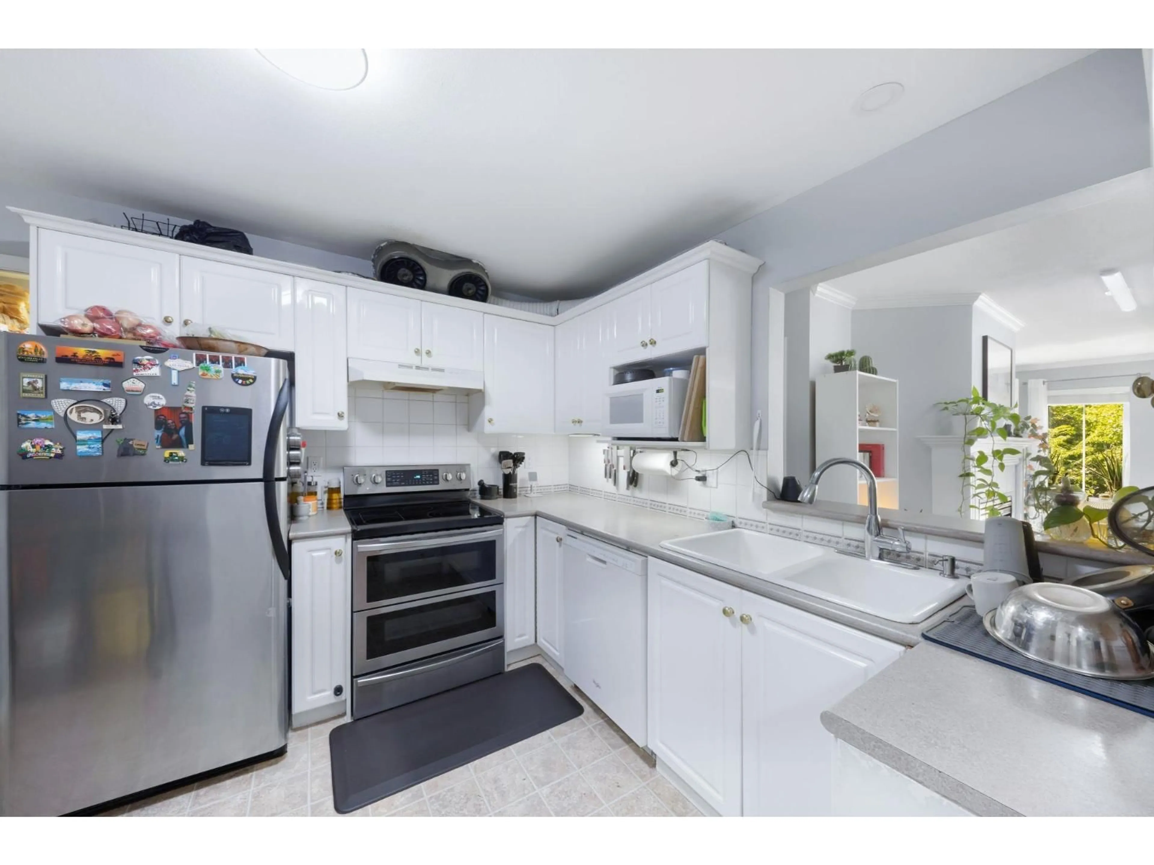 Unknown for 215 - 12125 75A, Surrey British Columbia V3W1B9