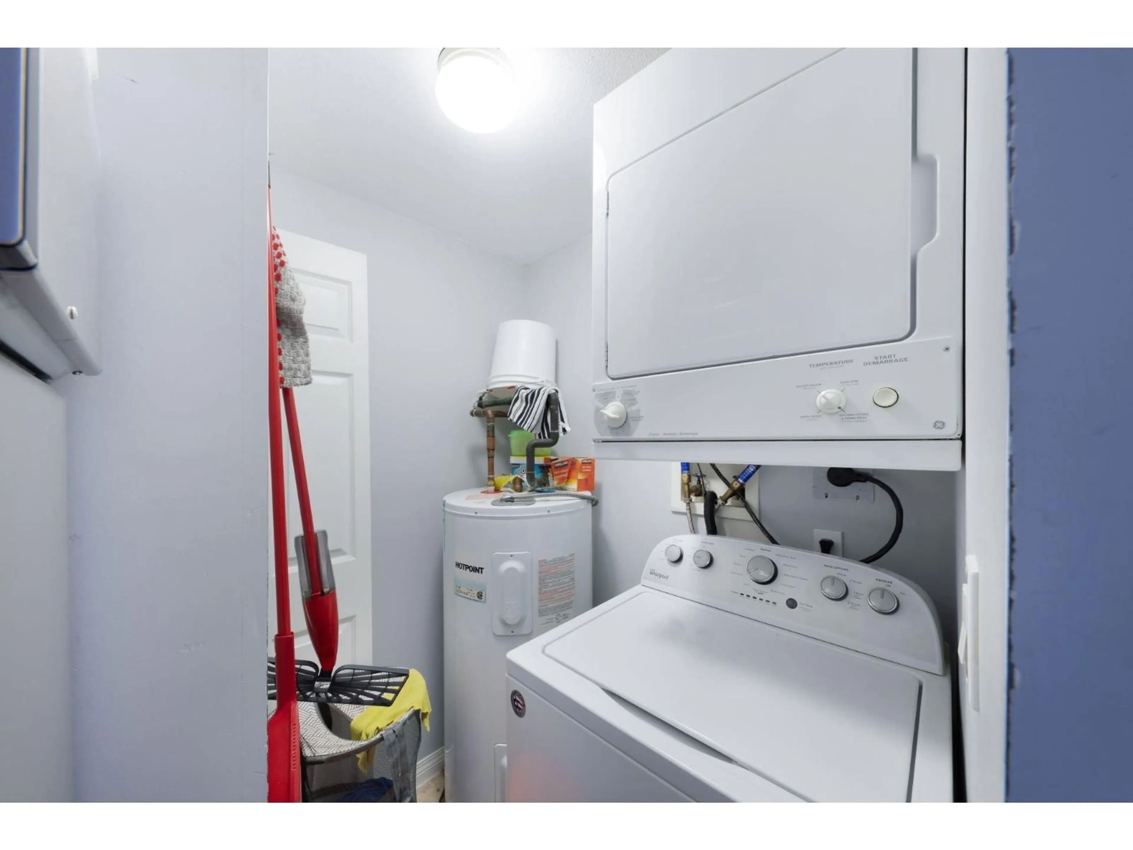 Laundry room for 215 - 12125 75A, Surrey British Columbia V3W1B9