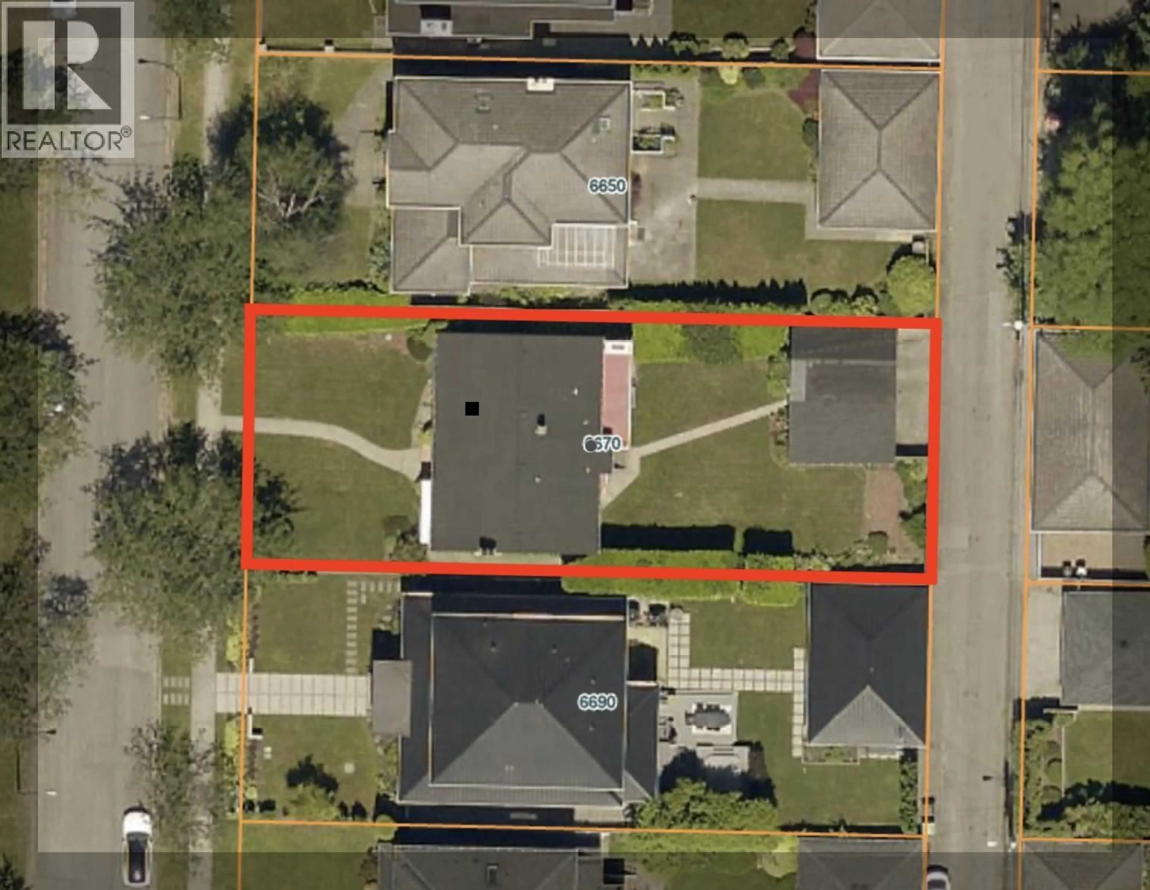 A pic from outside/outdoor area/front of a property/back of a property/a pic from drone, street for 6670 LAUREL STREET, Vancouver British Columbia V6P3T5