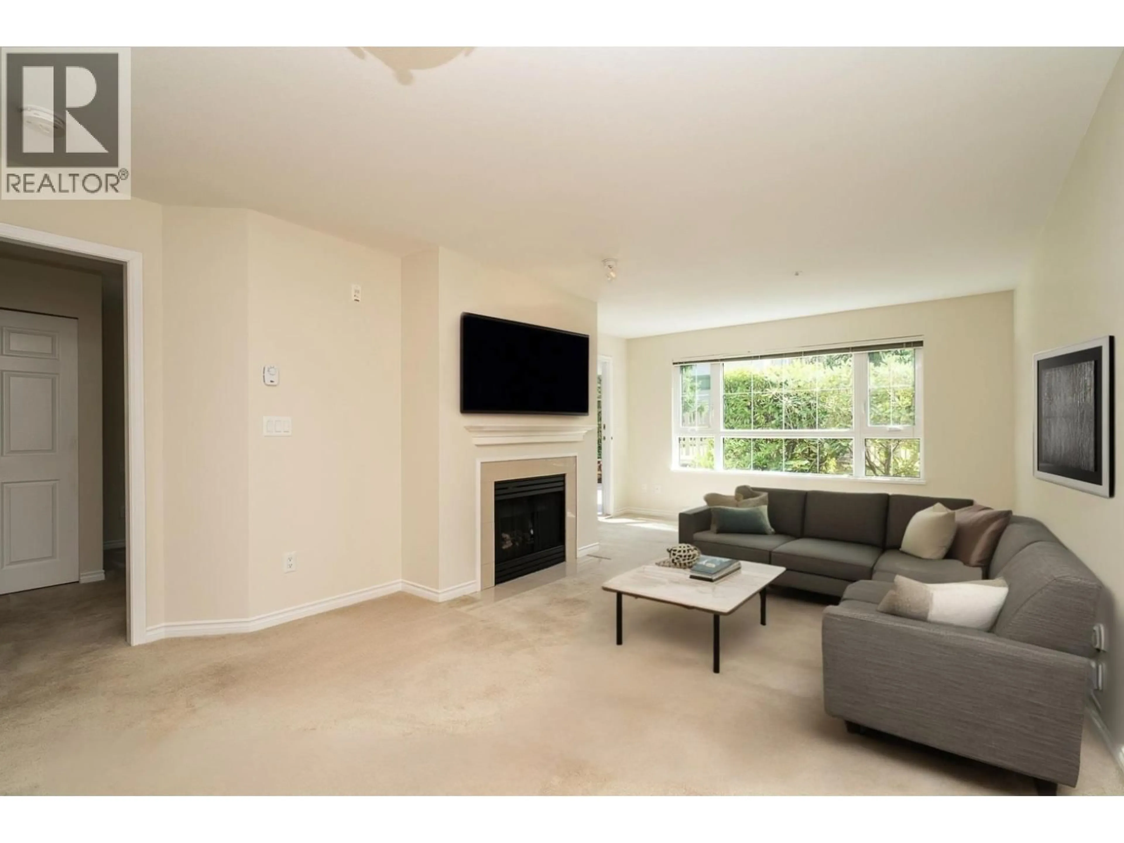 Living room with furniture, unknown for 137 - 2980 PRINCESS CRESCENT, Coquitlam British Columbia V3B7R4