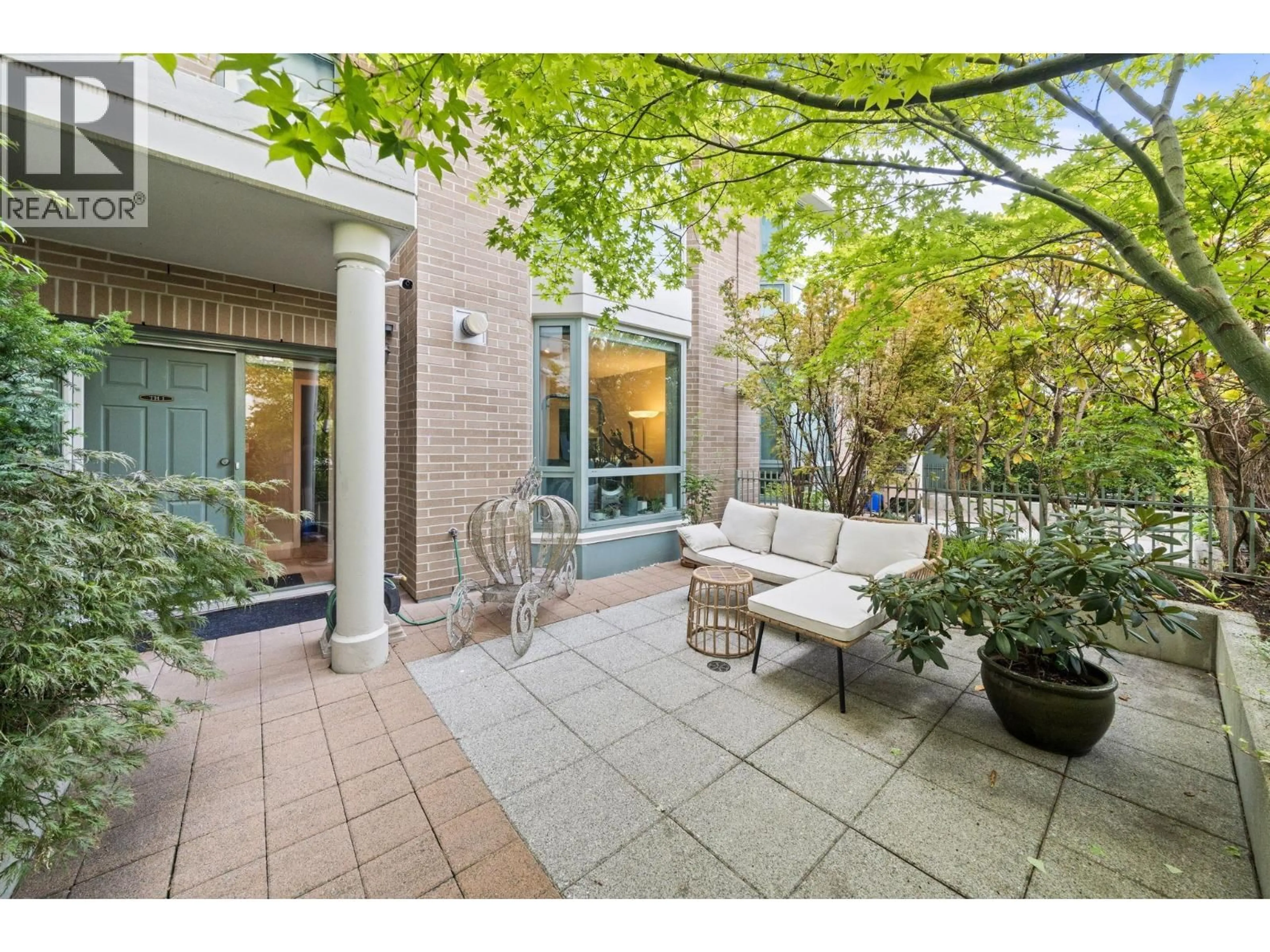 Patio, street for 1 - 4380 HALIFAX STREET, Burnaby British Columbia V5C6R3