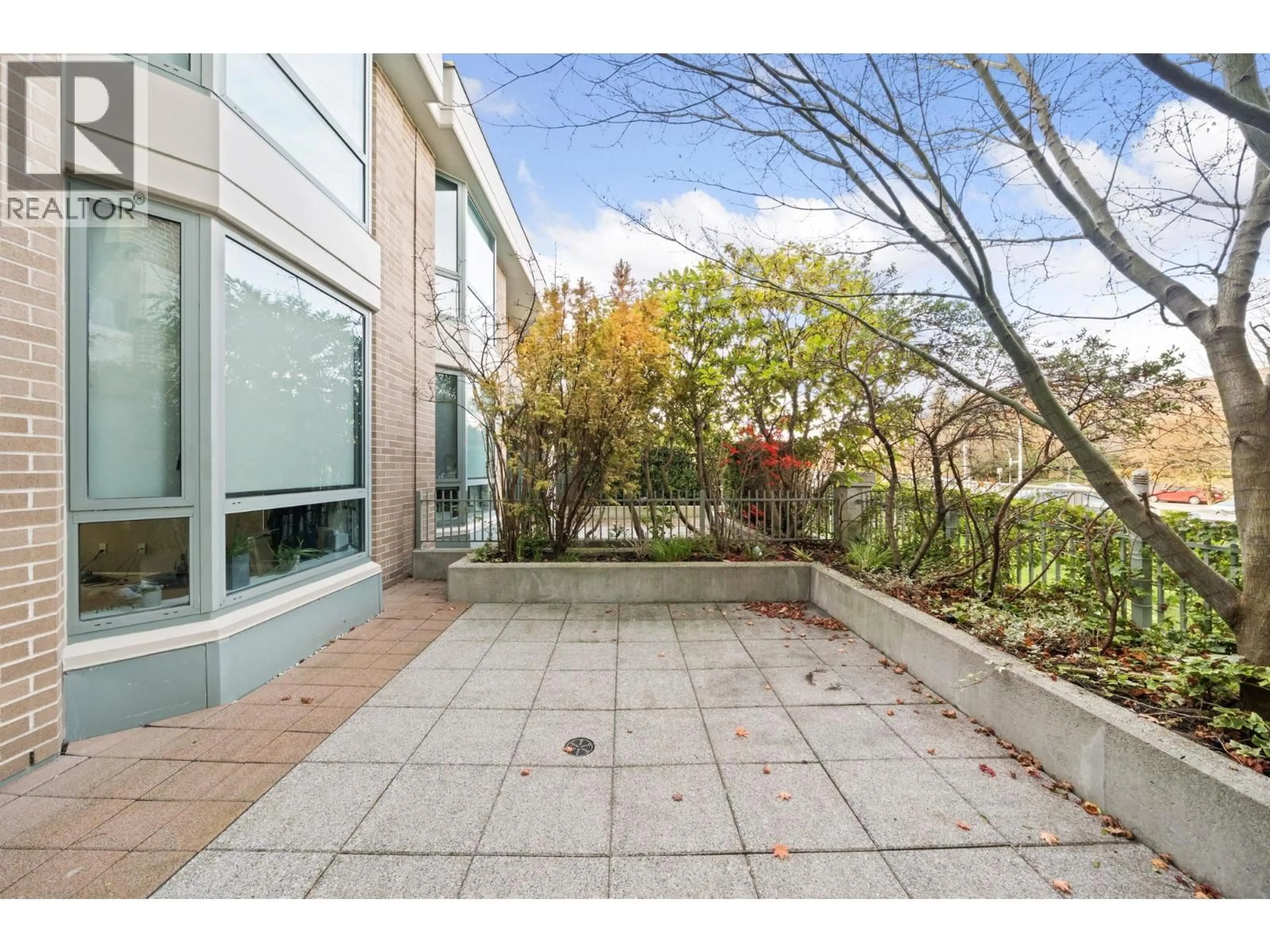 Patio, street for 1 - 4380 HALIFAX STREET, Burnaby British Columbia V5C6R3