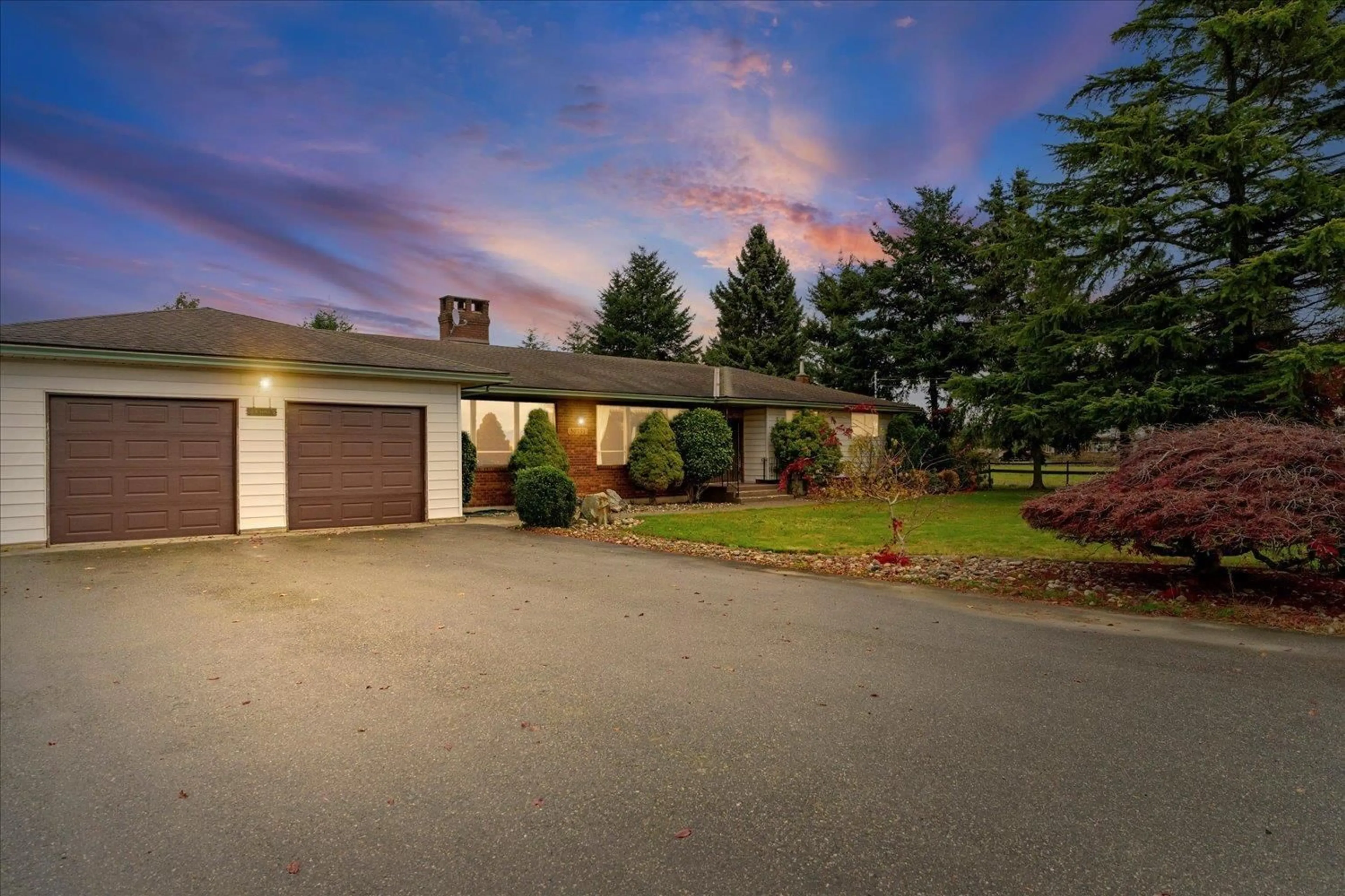 A pic from outside/outdoor area/front of a property/back of a property/a pic from drone, street for 30751 0 AVENUE, Abbotsford British Columbia V2T6B2