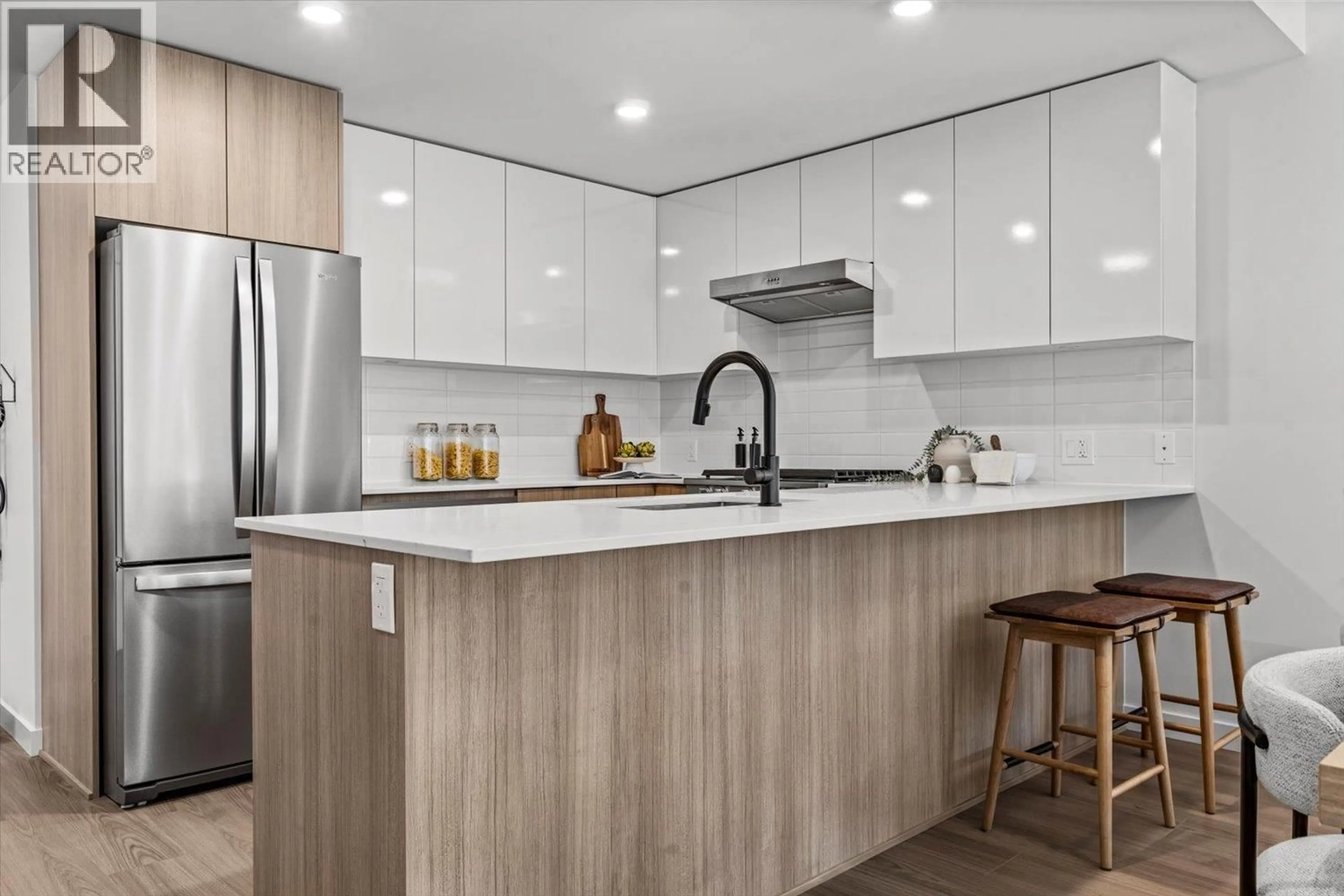 Contemporary kitchen, unknown for 101 - 2277 HAWTHORNE AVENUE, Port Coquitlam British Columbia N0N0N0