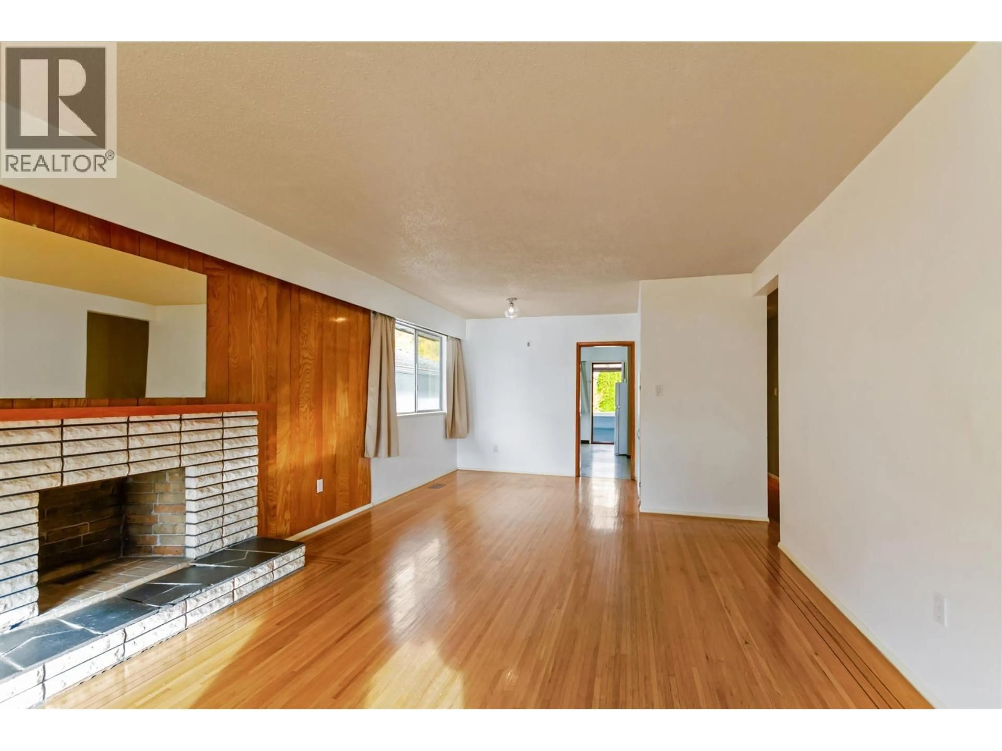 A pic of a room for 1615 ADANAC STREET, Vancouver British Columbia V5L2C7