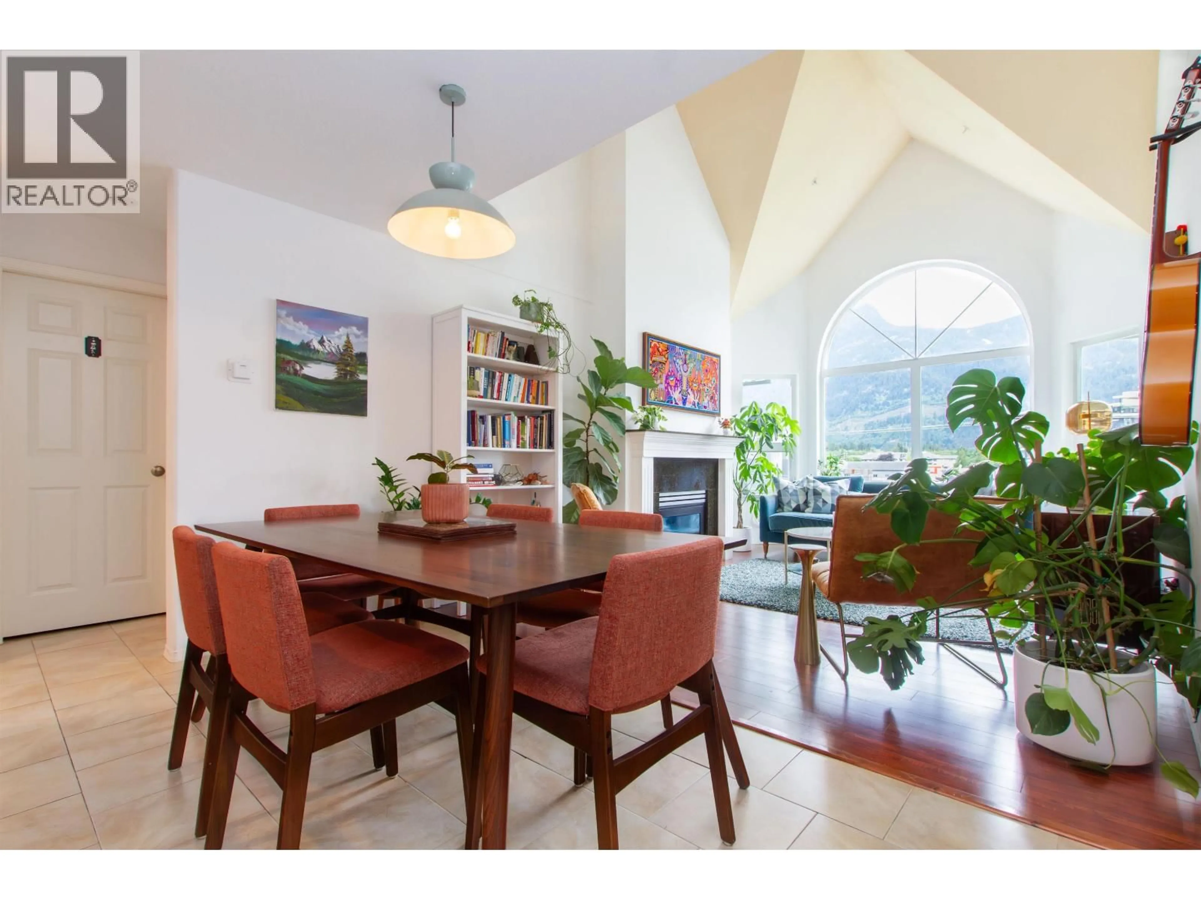 Dining room, ceramic/tile floor for 310 - 1466 PEMBERTON AVENUE, Squamish British Columbia V8B0K1