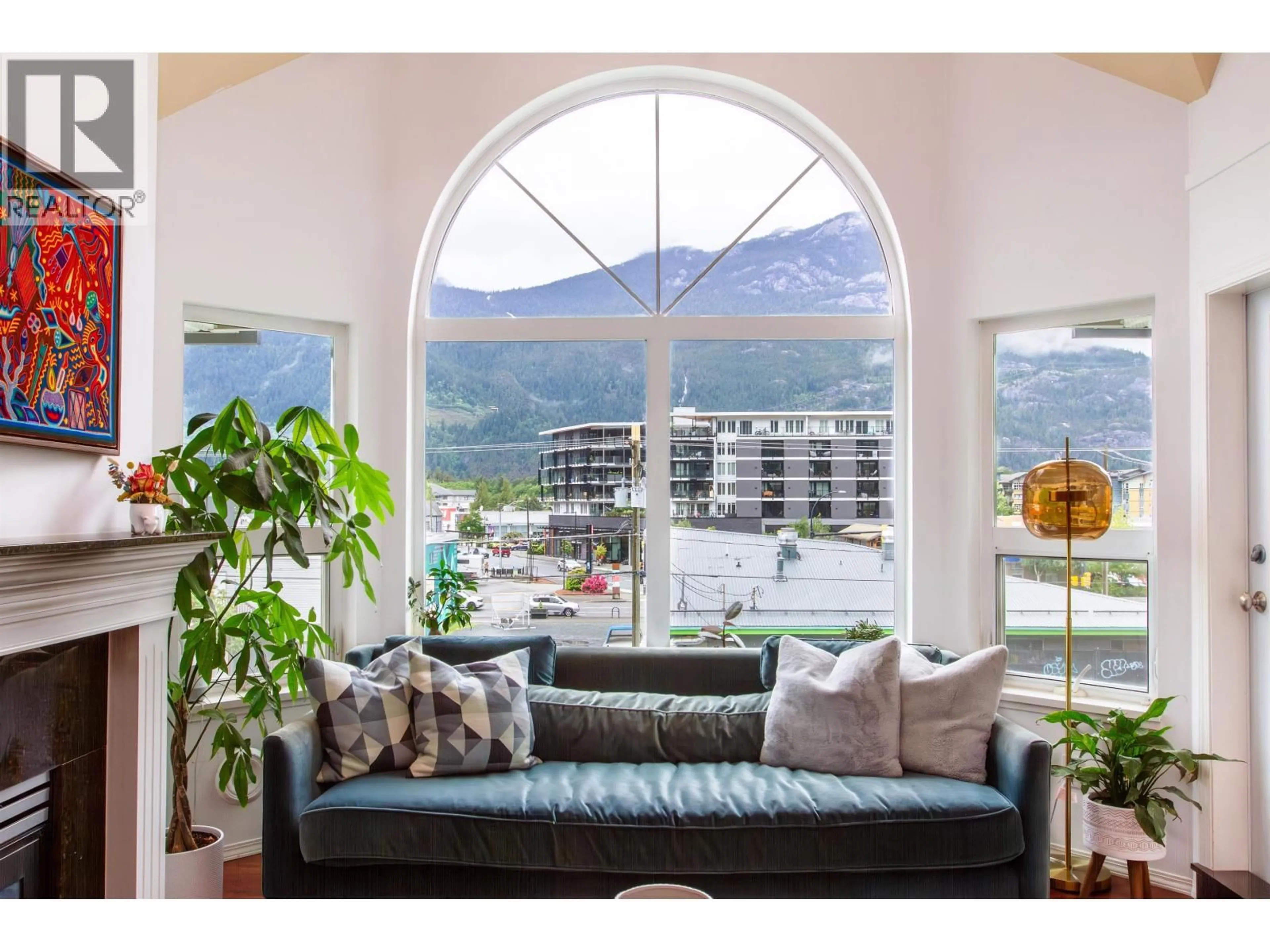 Living room with furniture, unknown for 310 - 1466 PEMBERTON AVENUE, Squamish British Columbia V8B0K1