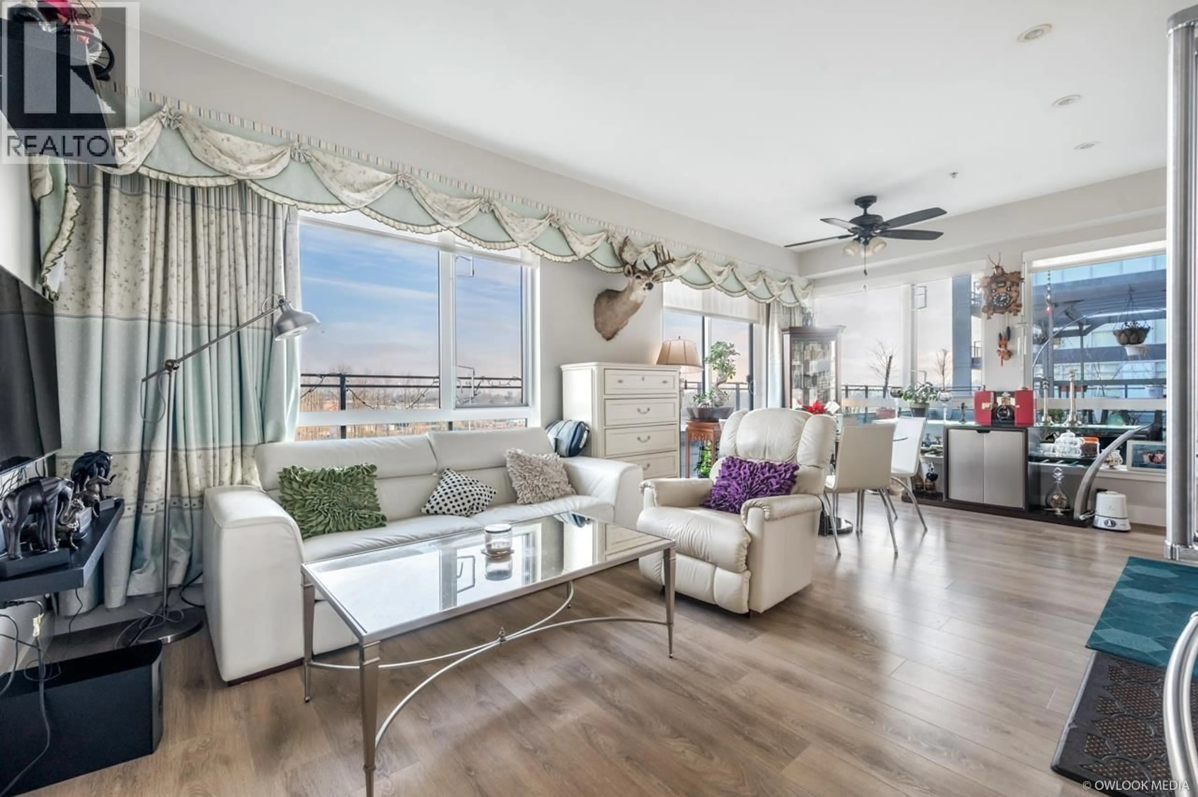 Living room with furniture, unknown for 605 - 3588 SAWMILL CRESCENT, Vancouver British Columbia V5S0H5