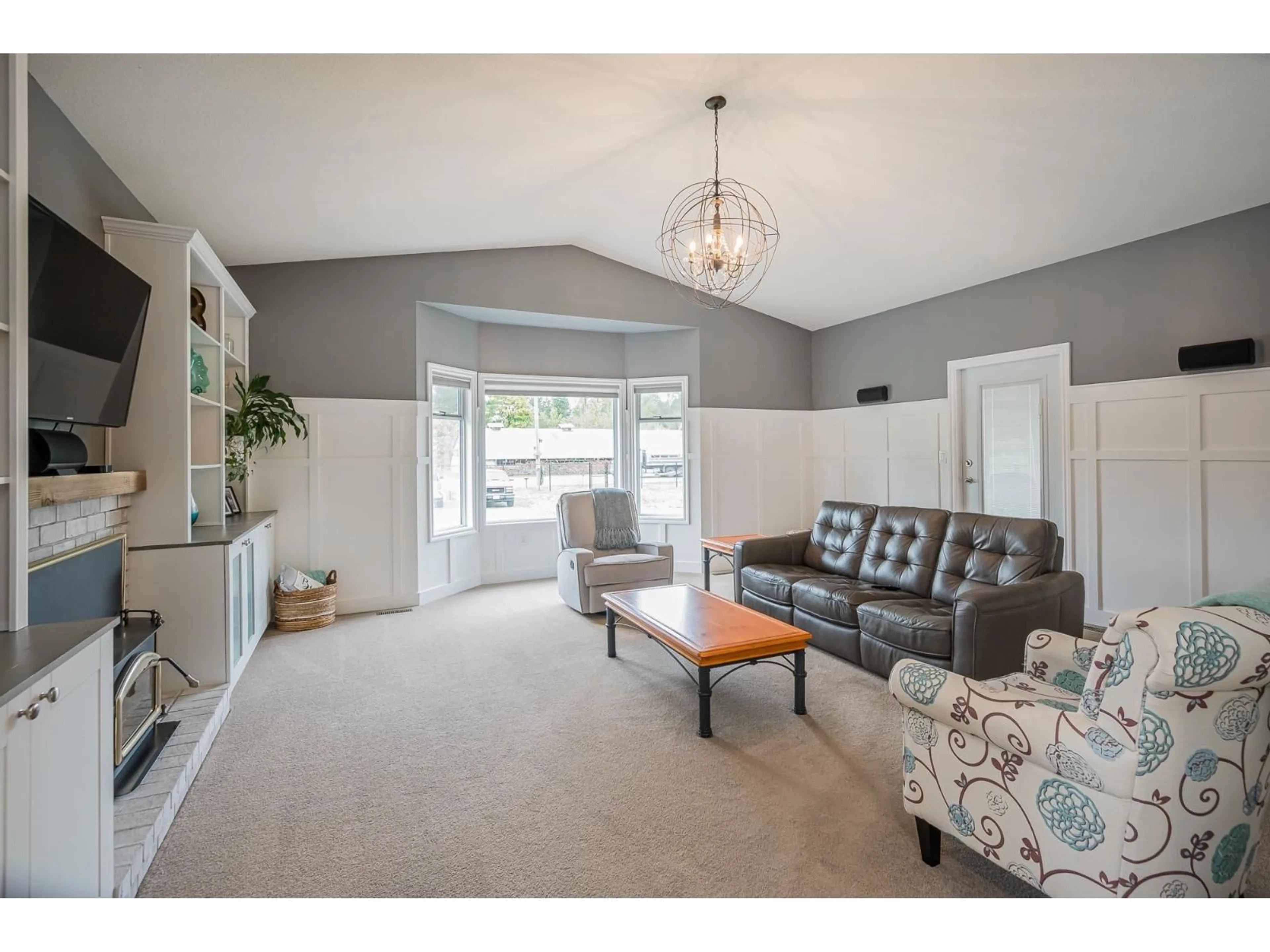 Living room with furniture, unknown for 19810 20 AVENUE, Langley British Columbia V2Z1Z3