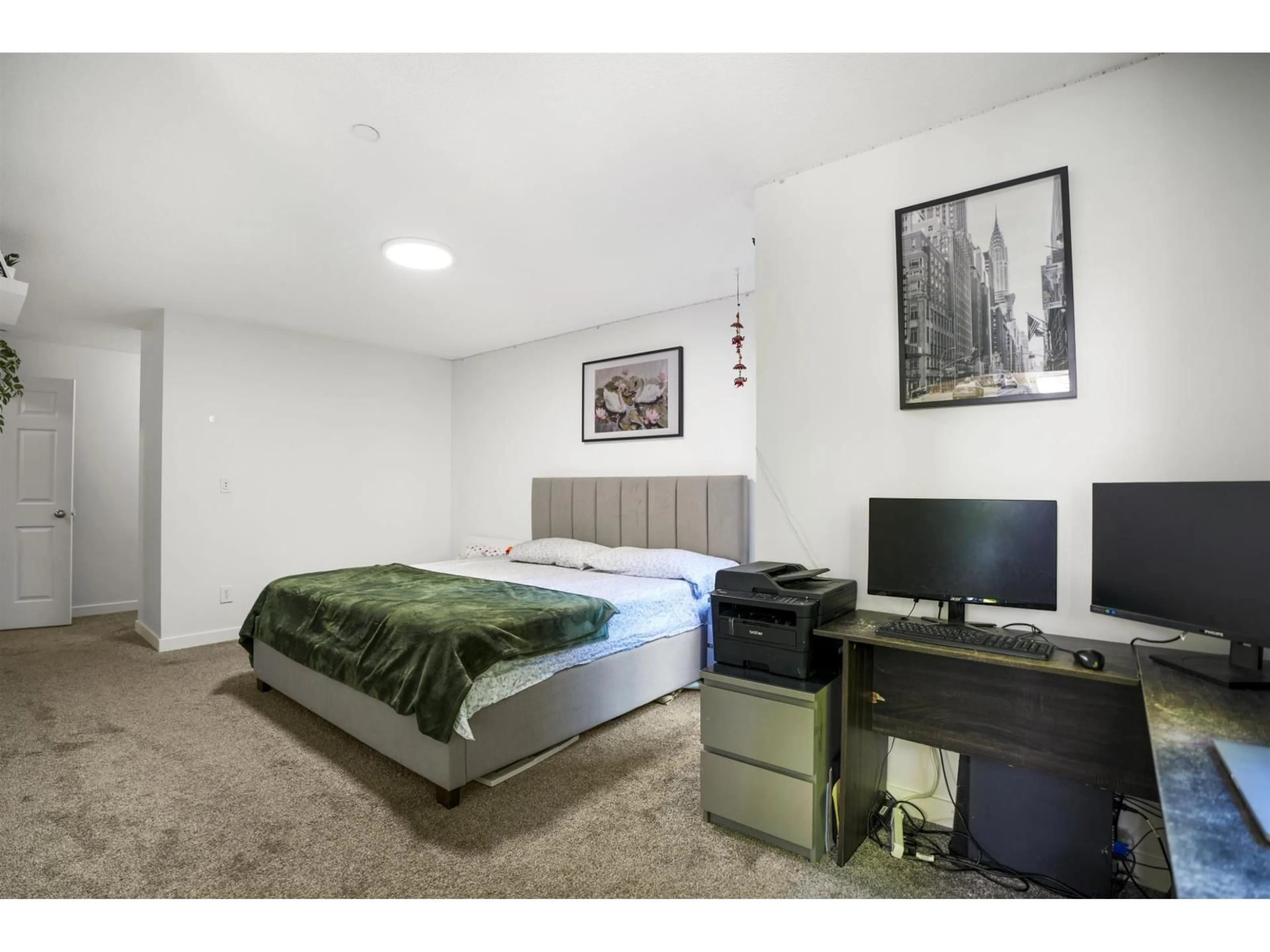 Bedroom with bed, unknown for 113 - 16137 83, Surrey British Columbia V3S8S7