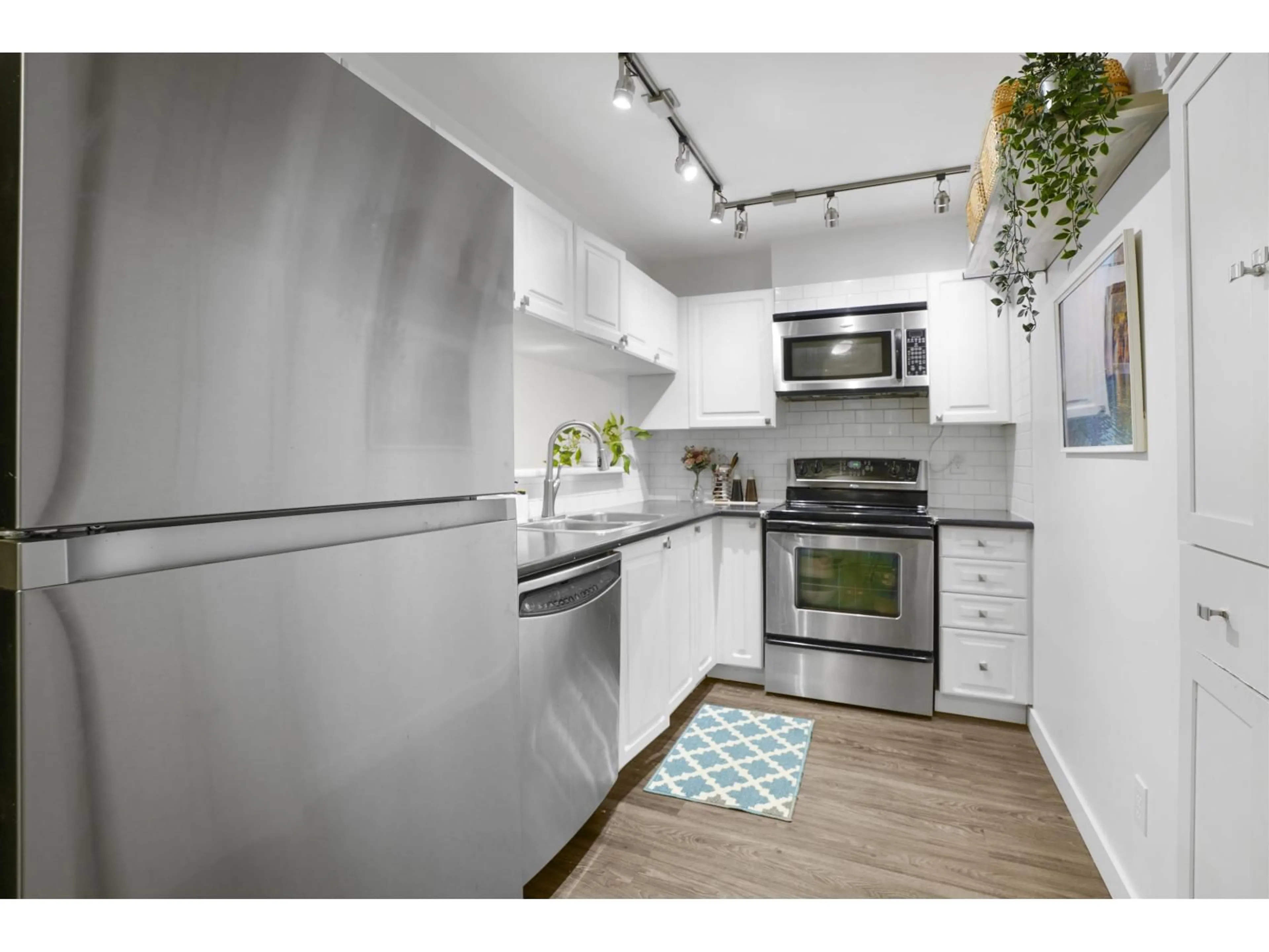 Unknown for 113 - 16137 83, Surrey British Columbia V3S8S7