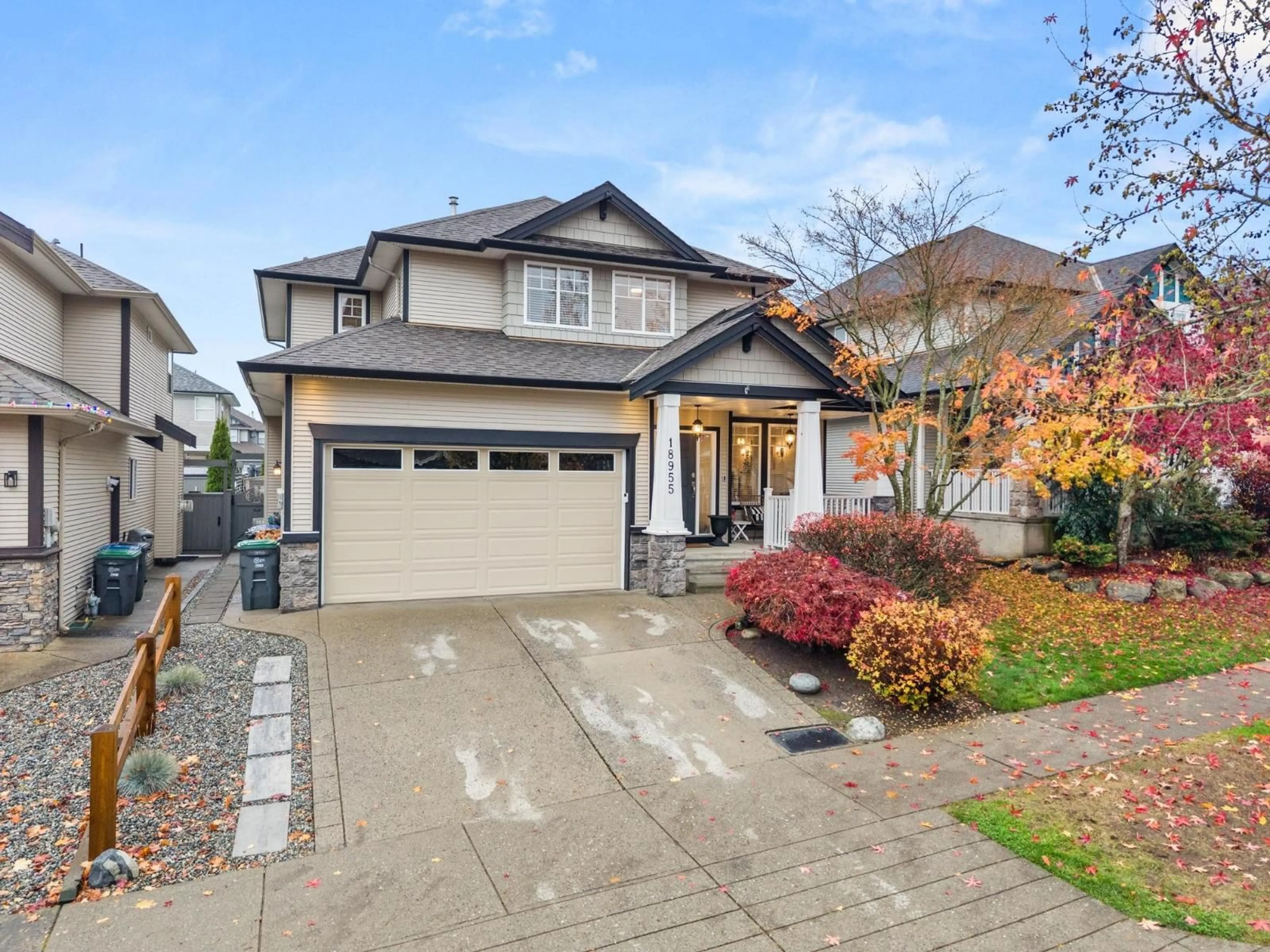 Home with vinyl exterior material, street for 18955 69, Surrey British Columbia V4N5K1