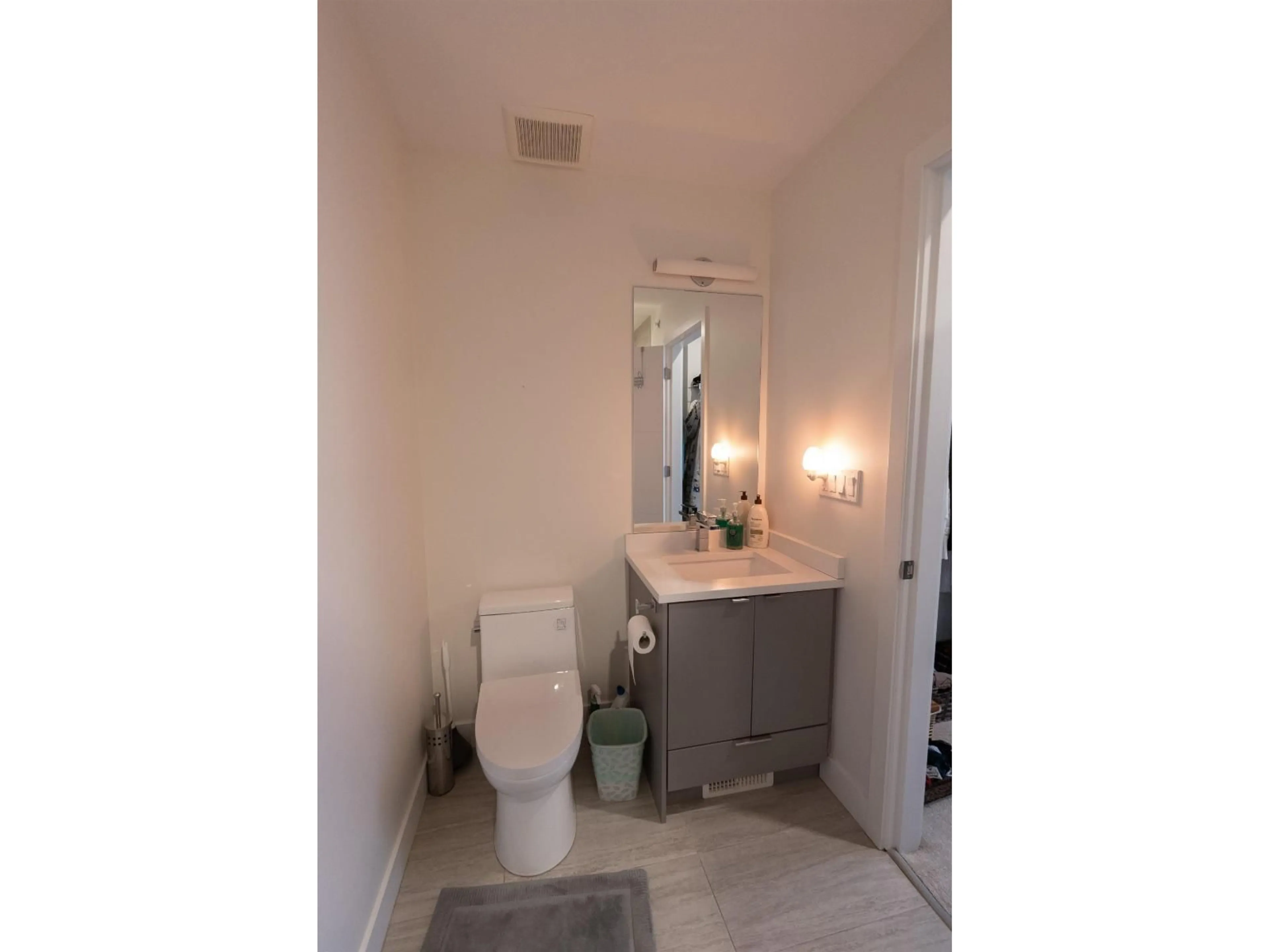 Standard bathroom, unknown for 6 - 19628 55A, Langley British Columbia V3A0M6