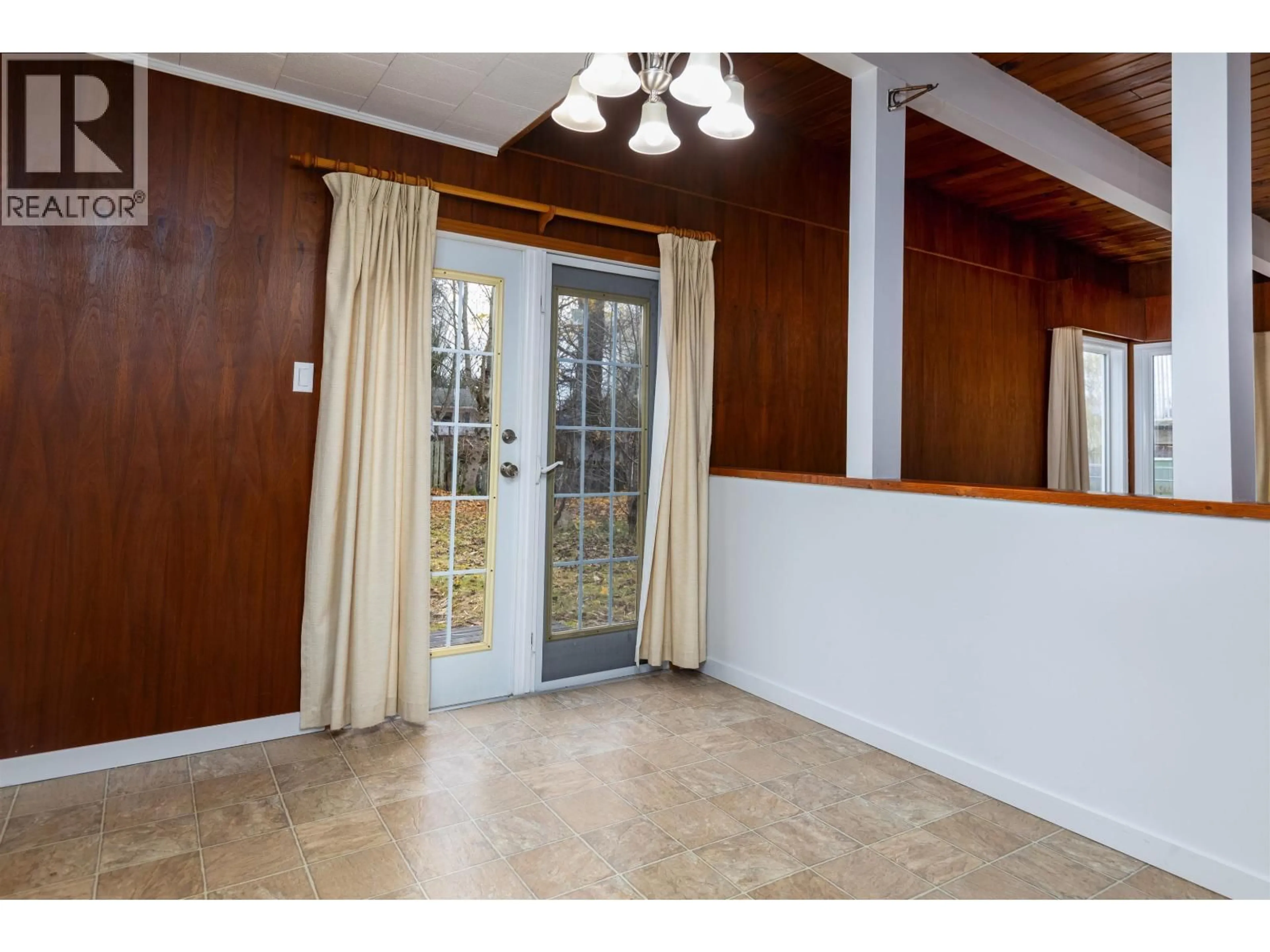 Indoor entryway for 4611 MCCONNELL AVENUE, Terrace British Columbia V8G2G6