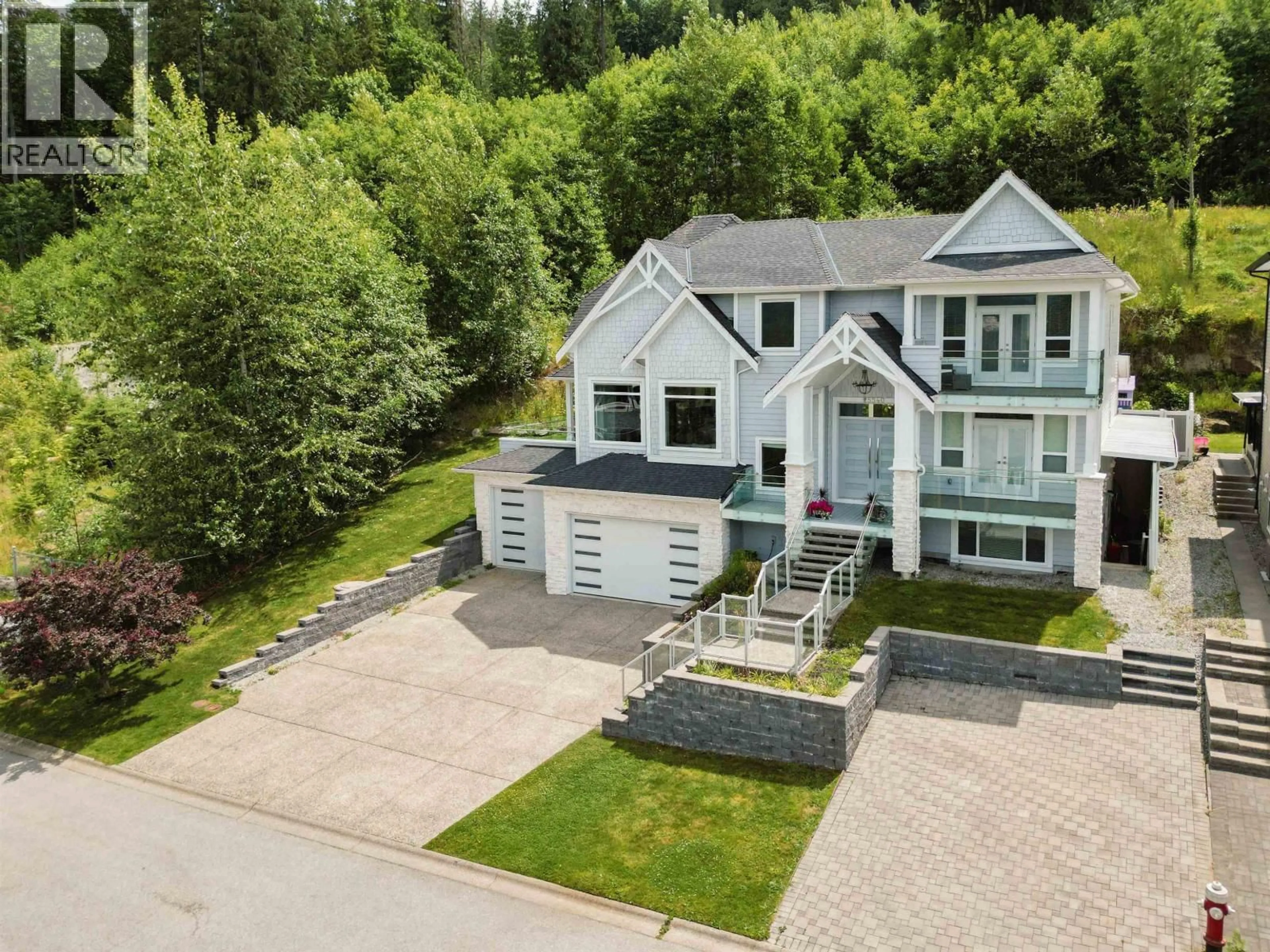 A pic from outside/outdoor area/front of a property/back of a property/a pic from drone, street for 25540 GODWIN DRIVE, Maple Ridge British Columbia V2W1G9