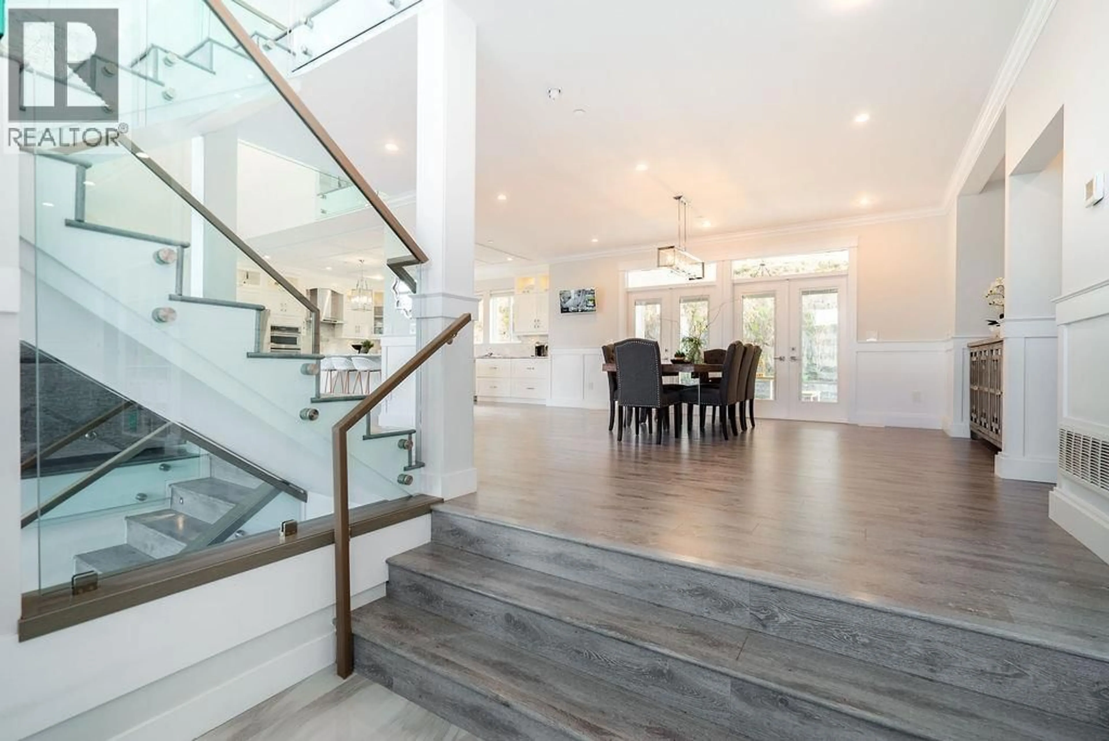 Indoor foyer for 25540 GODWIN DRIVE, Maple Ridge British Columbia V2W1G9