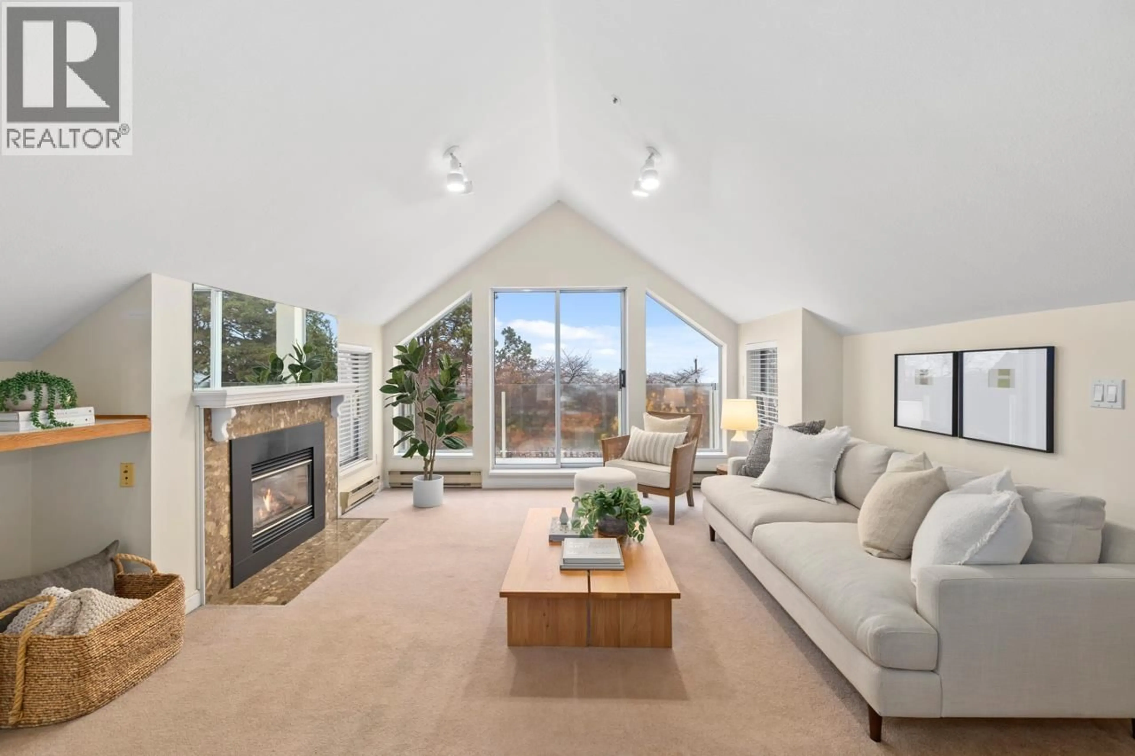 Living room with furniture, unknown for 3274 1ST AVENUE, Vancouver British Columbia V6K1H5