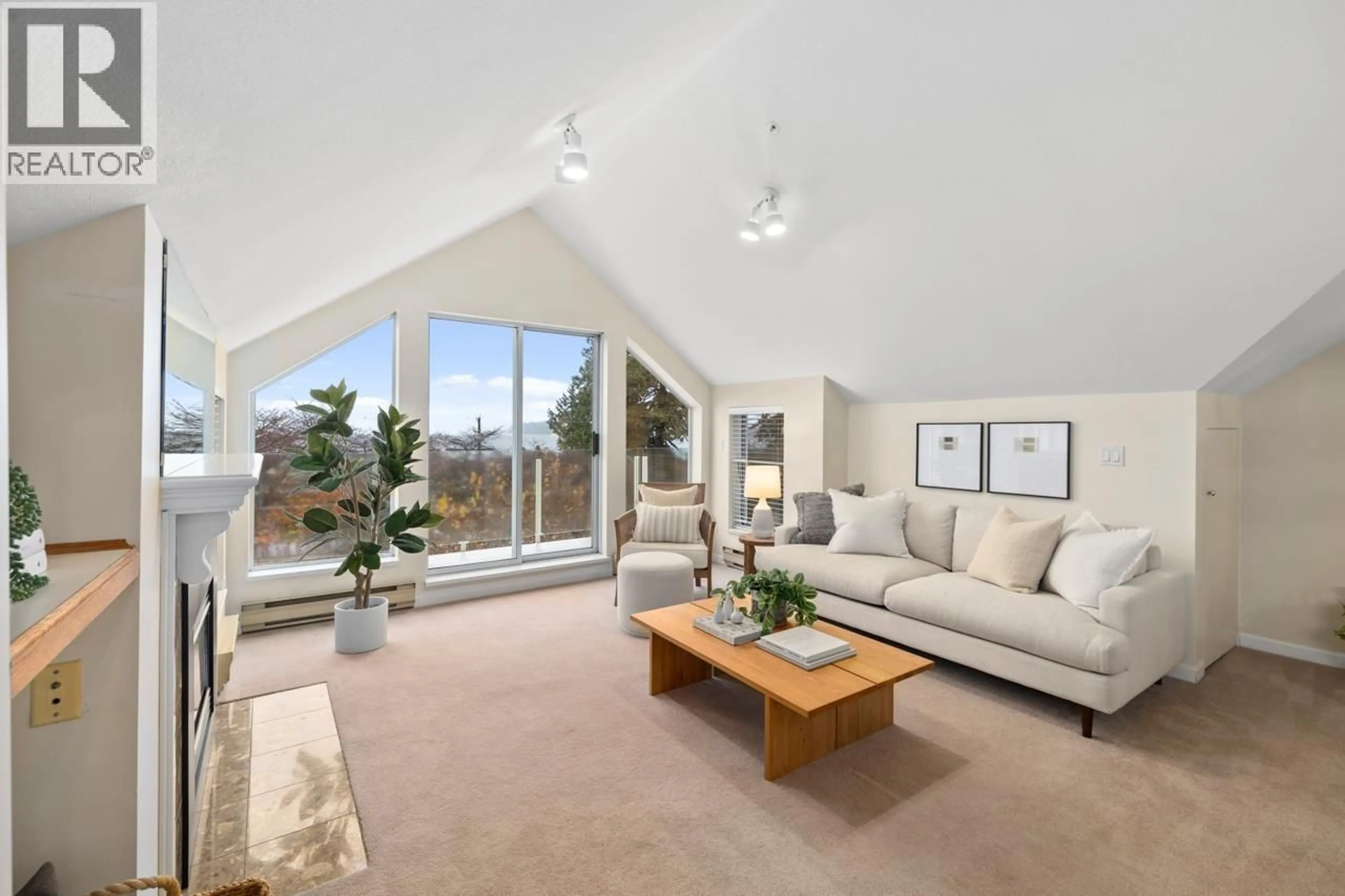 Living room with furniture, unknown for 3274 1ST AVENUE, Vancouver British Columbia V6K1H5