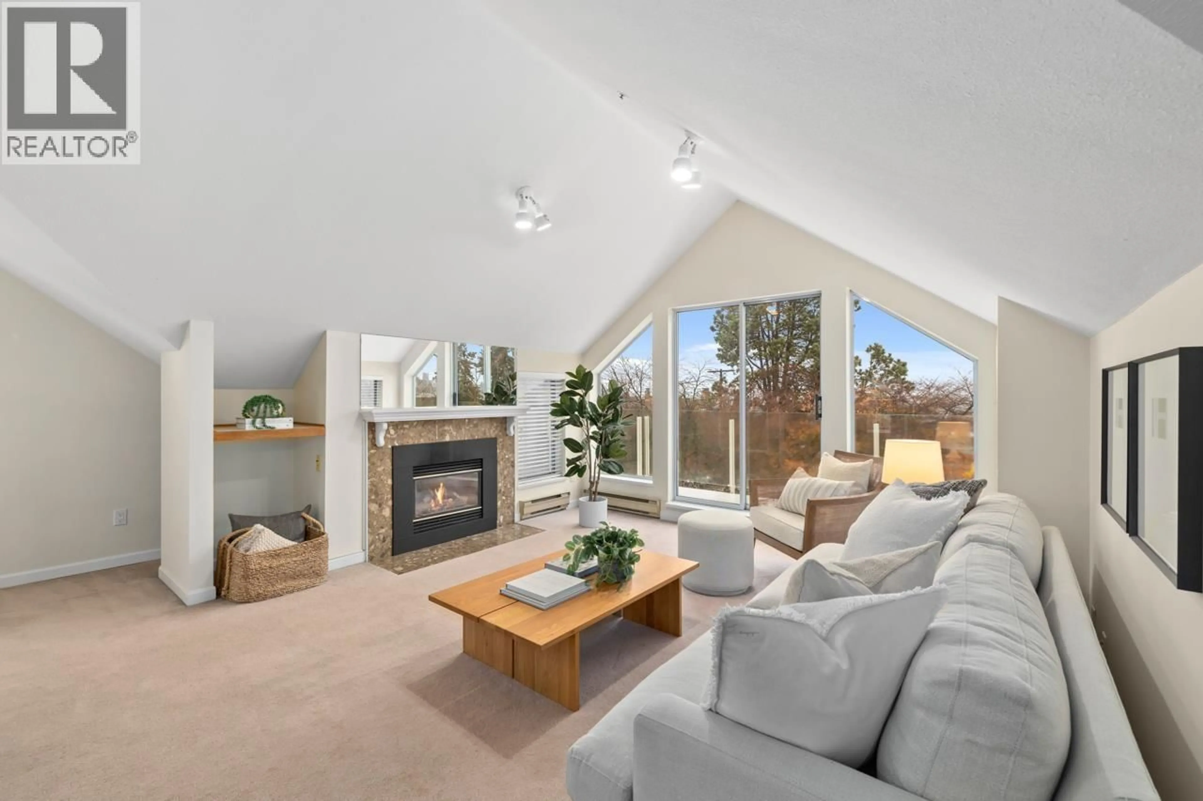 Living room with furniture, unknown for 3274 1ST AVENUE, Vancouver British Columbia V6K1H5