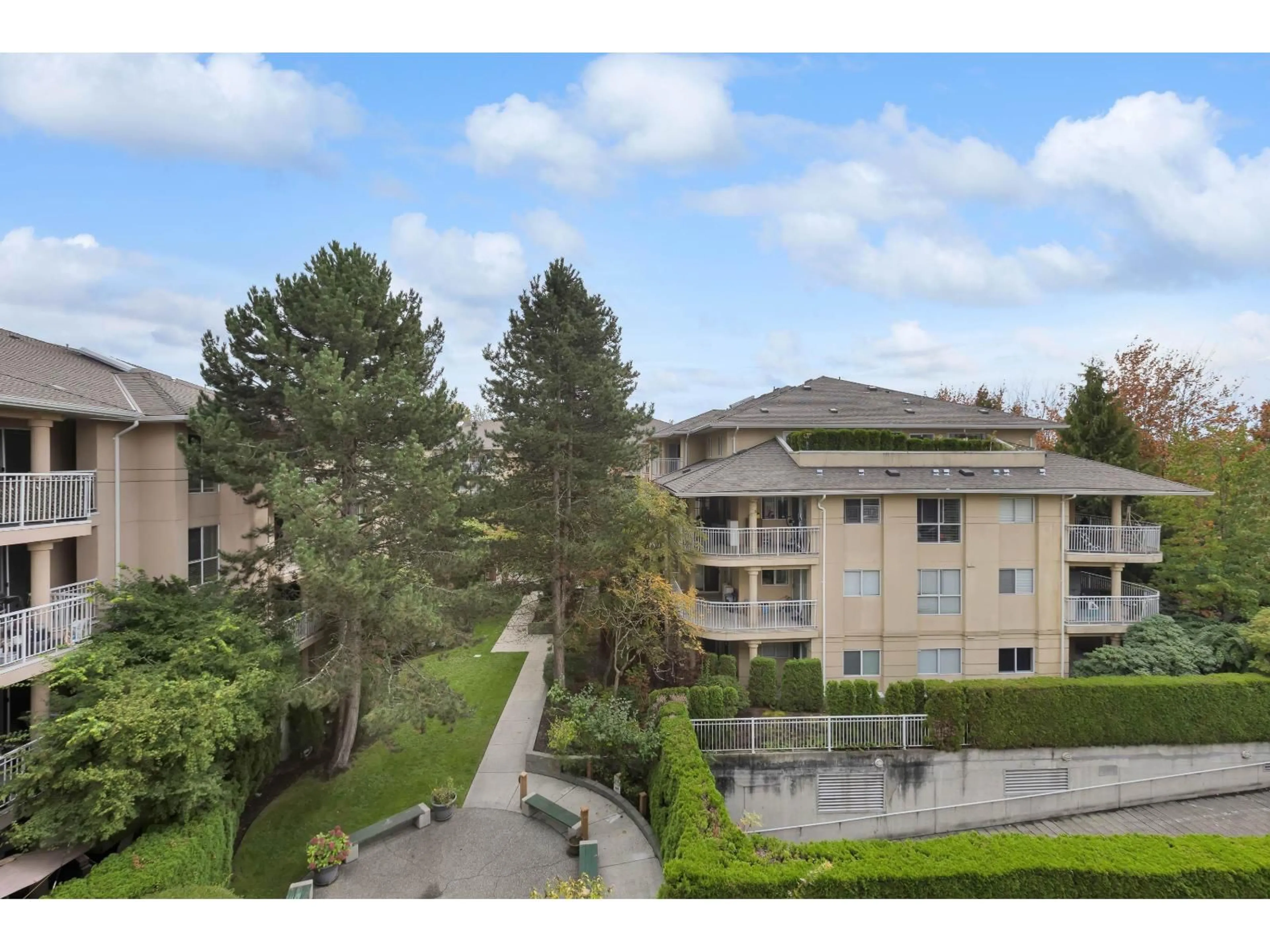 A pic from outside/outdoor area/front of a property/back of a property/a pic from drone, mountain view for 401 - 13733 74, Surrey British Columbia V3W1B8