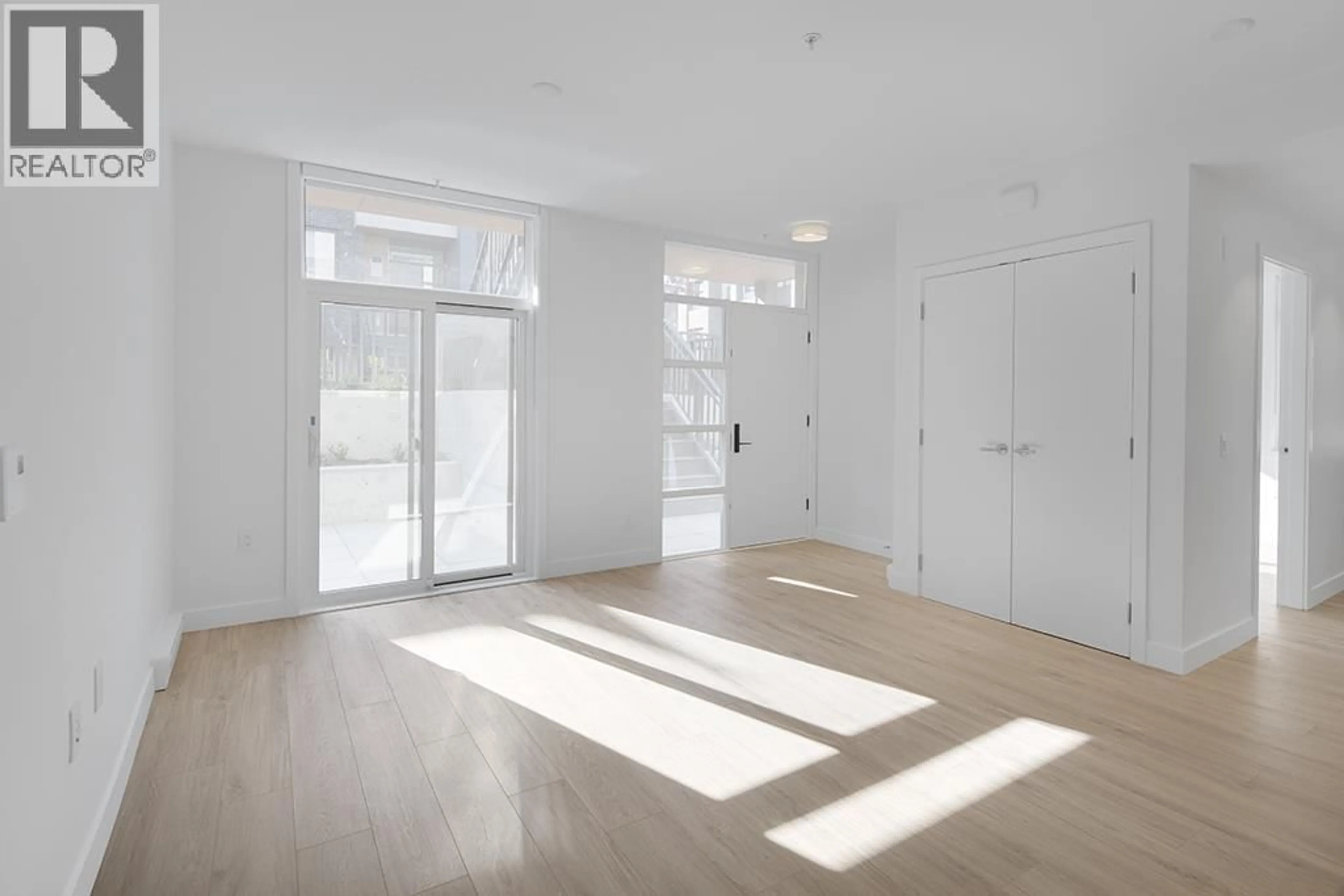 Unknown for 208 - 6085 IRMIN STREET, Burnaby British Columbia V5J5C5