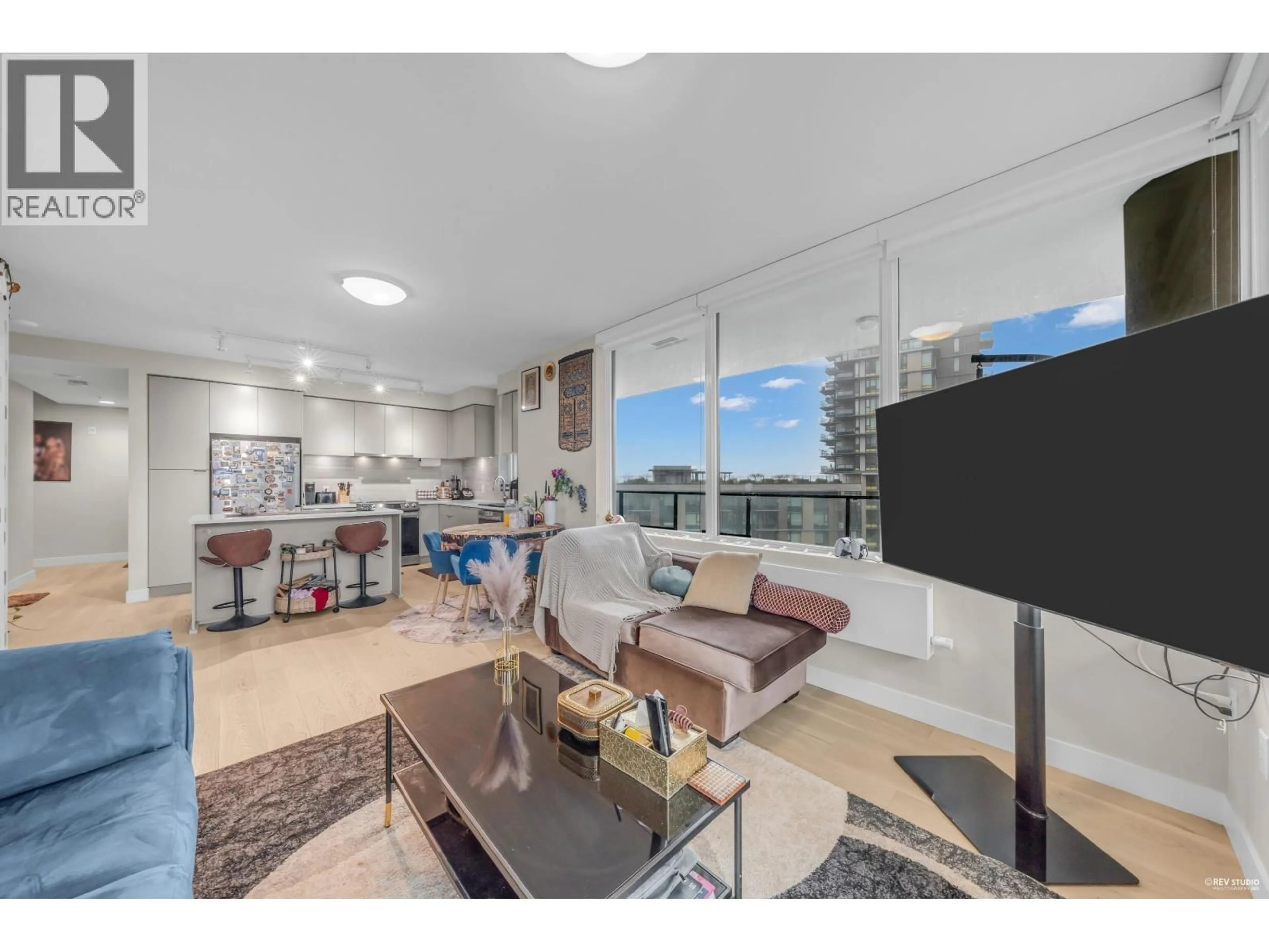 Living room with furniture, unknown for 702 - 8725 UNIVERSITY CRESCENT, Burnaby British Columbia V5A4Y8