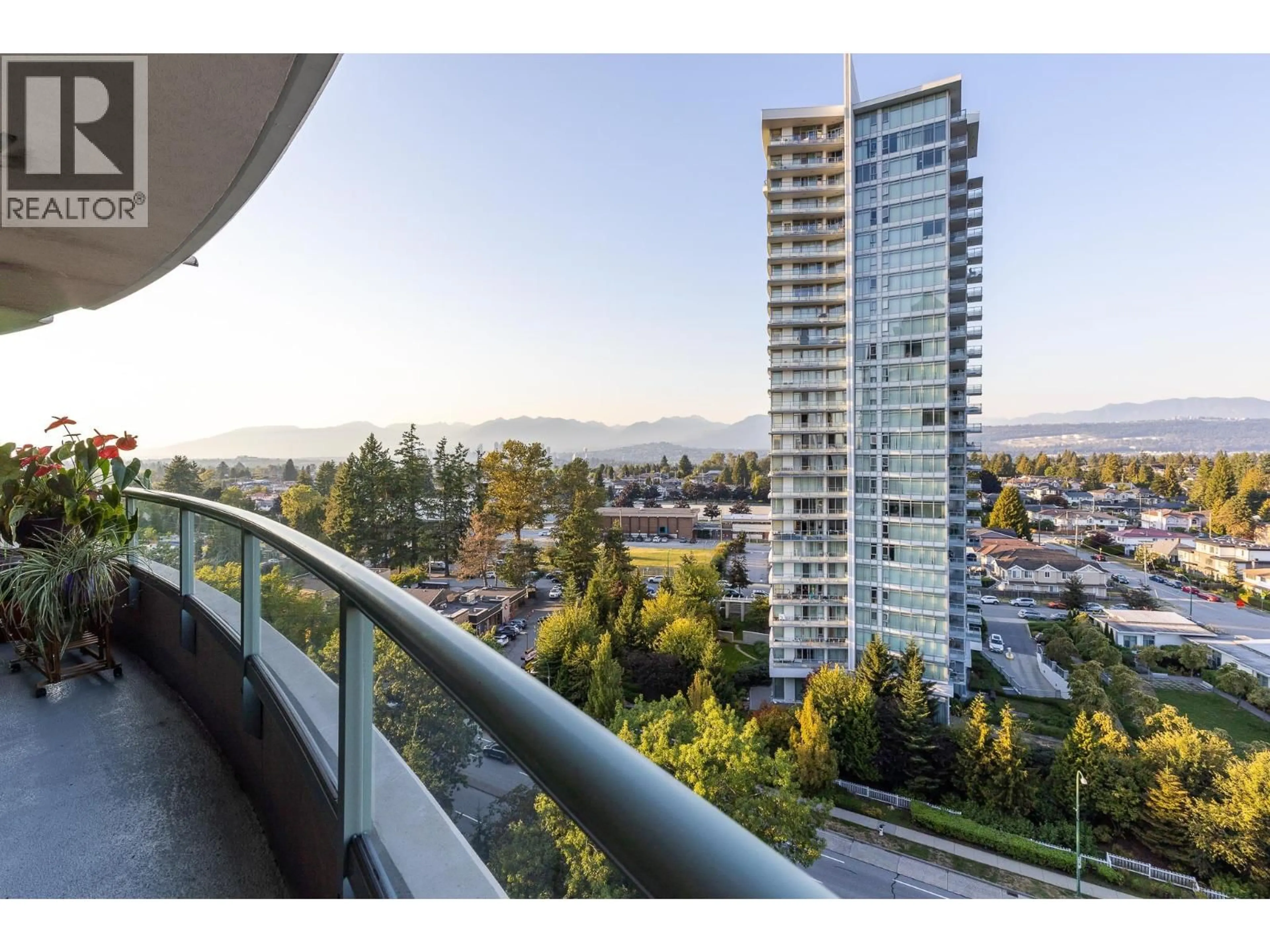 Balcony in the apartment, city buildings view from balcony for 1401 - 6659 SOUTHOAKS CRESCENT, Burnaby British Columbia V5E4M9