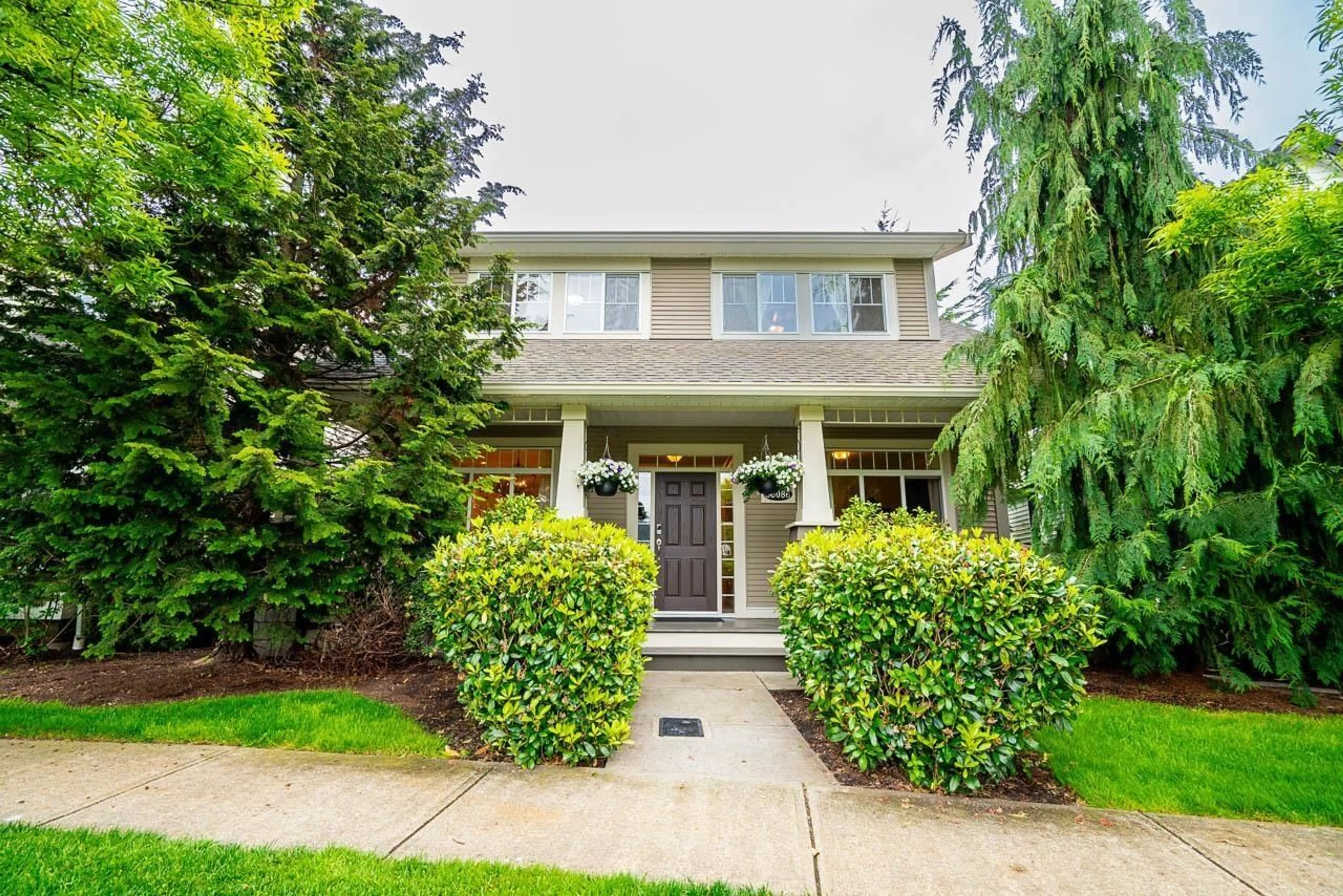 Home with vinyl exterior material, street for 36086 SHADBOLT, Abbotsford British Columbia V3G3E6