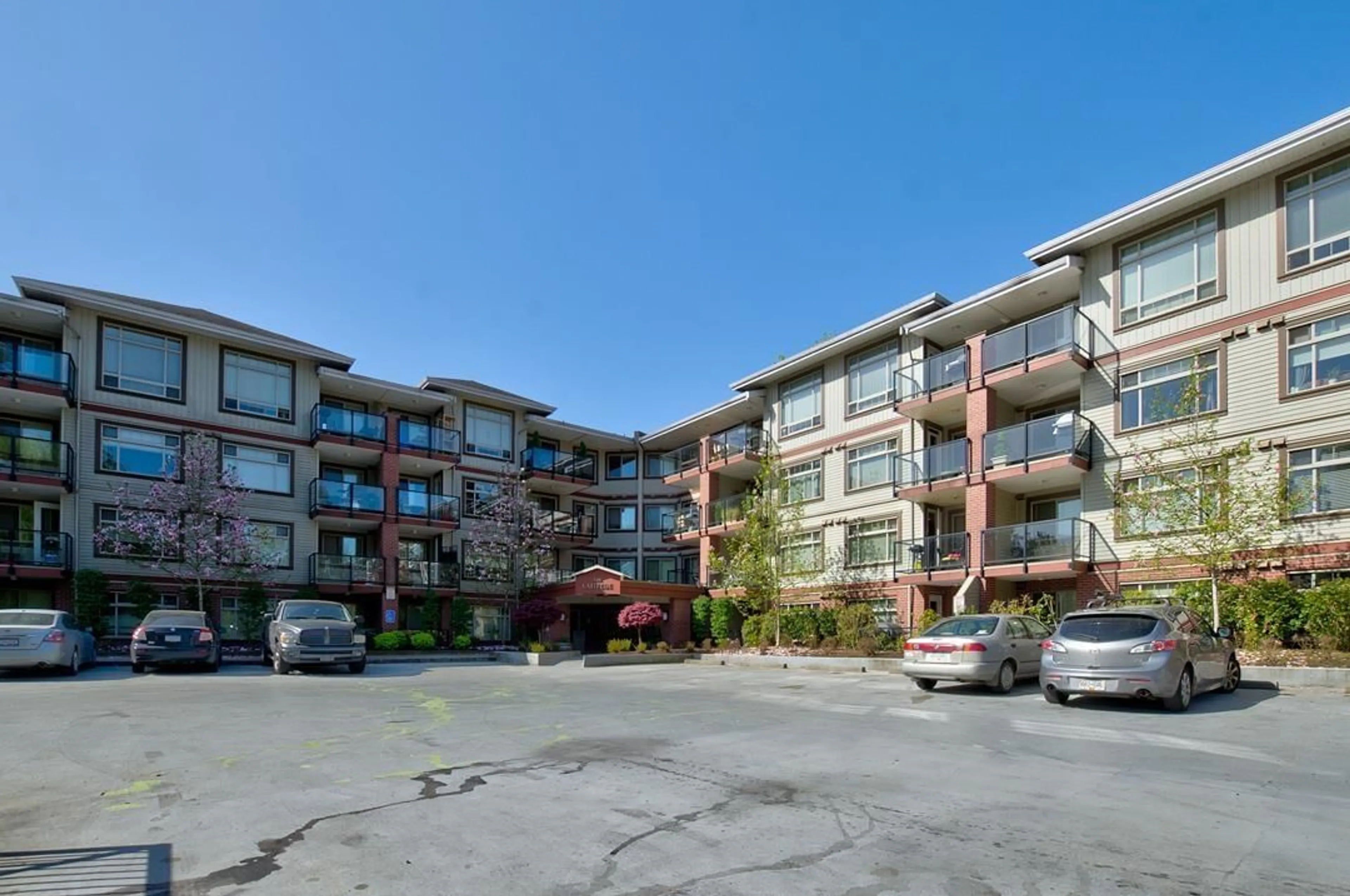 Patio, unknown for 301 - 2233 MCKENZIE, Abbotsford British Columbia V2S4A1