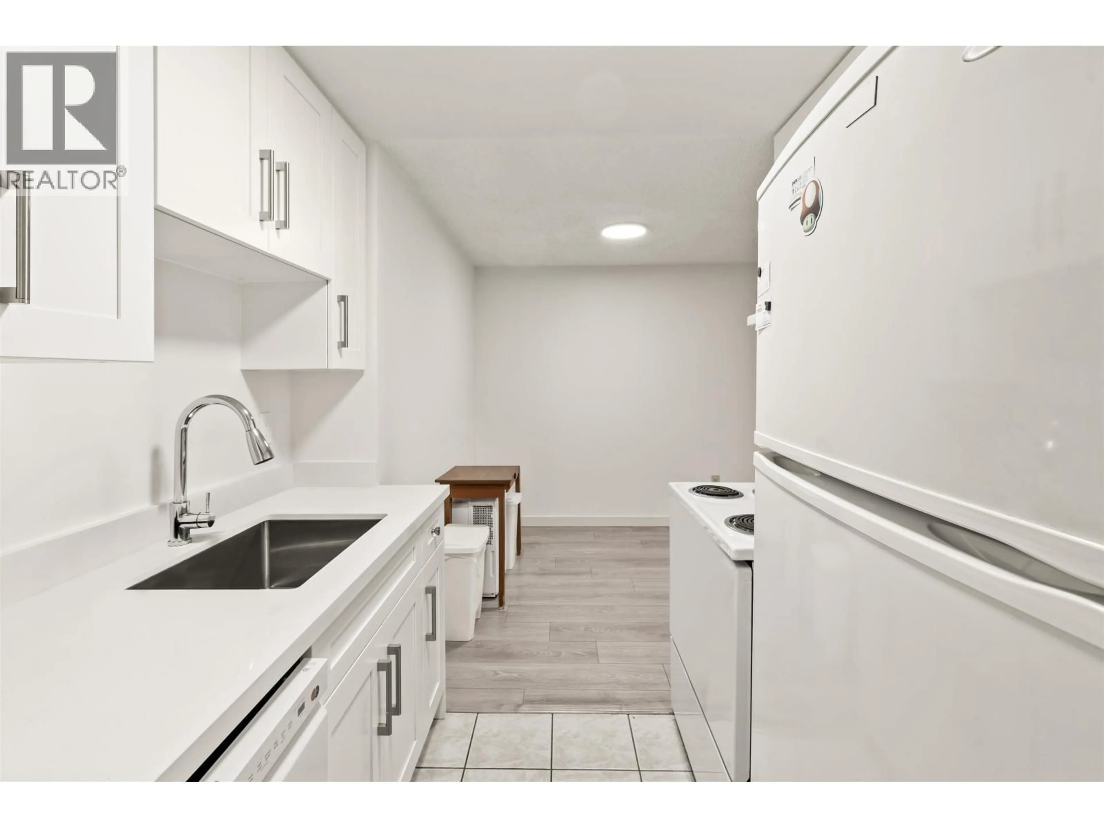 Standard kitchen, unknown for 162 - 7293 MOFFATT ROAD, Richmond British Columbia V6Y3E4