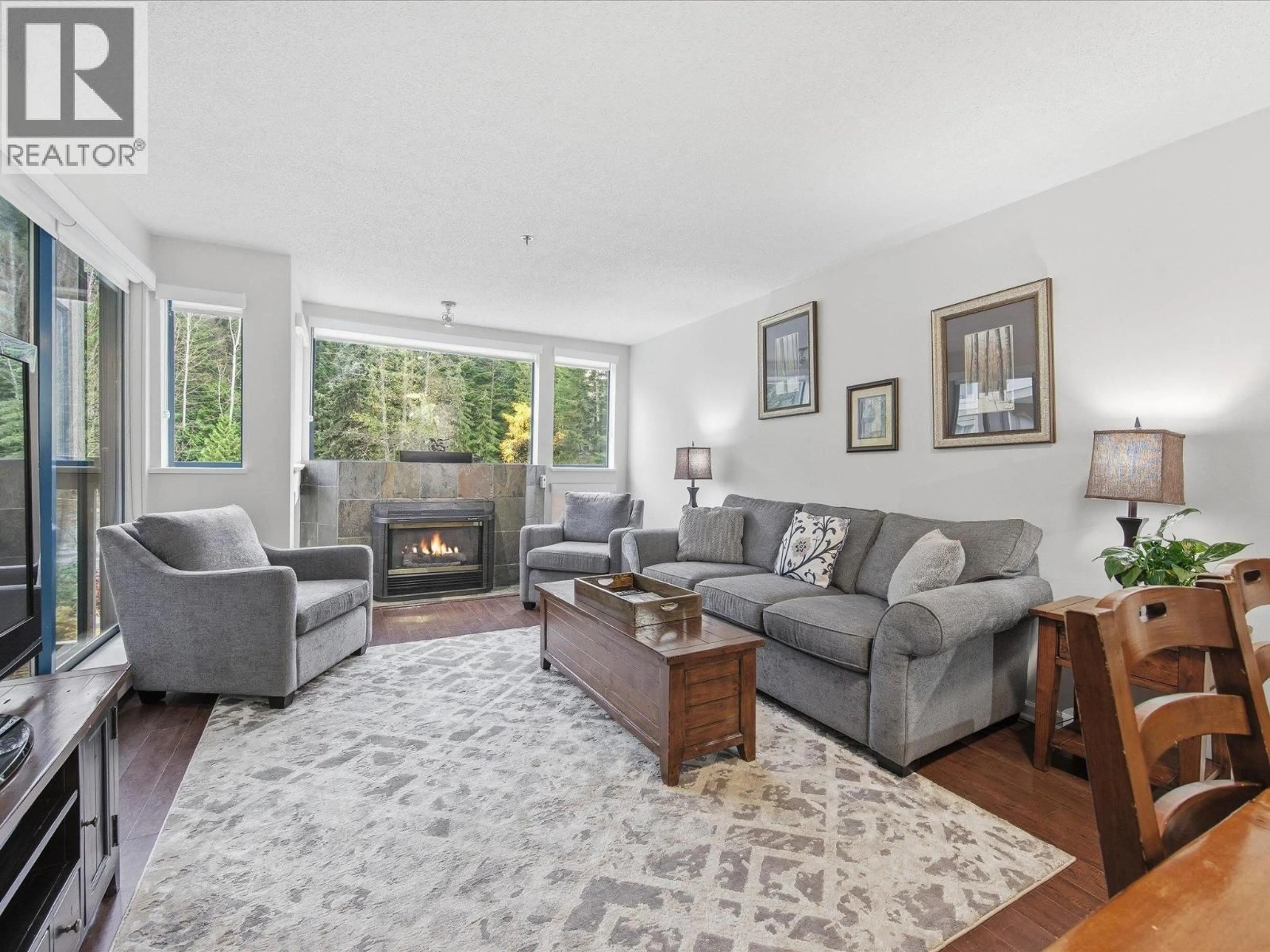 Living room with furniture, unknown for 333 - 4905 SPEARHEAD PLACE, Whistler British Columbia V0N1B0