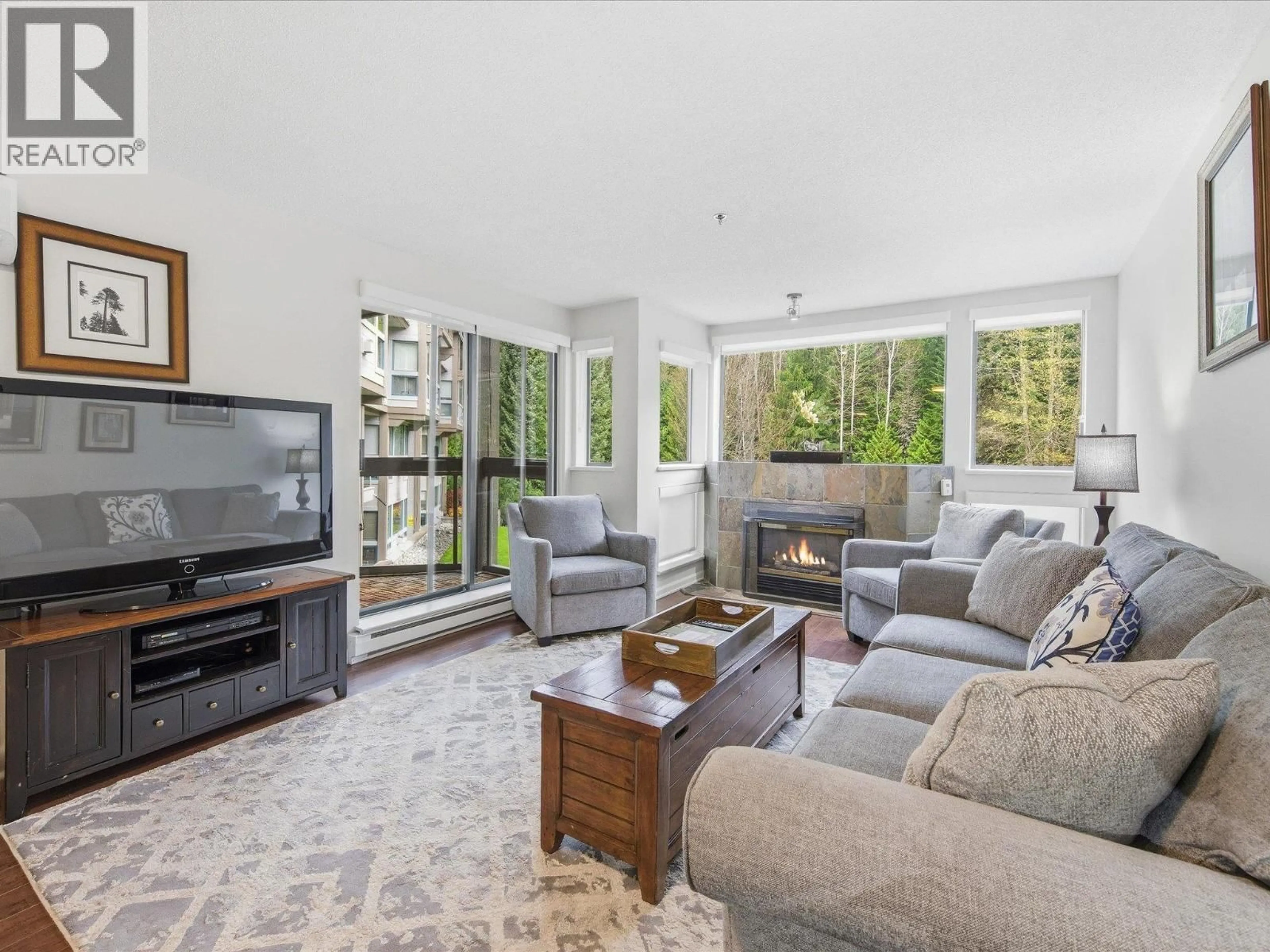 Living room with furniture, unknown for 333 - 4905 SPEARHEAD PLACE, Whistler British Columbia V0N1B0