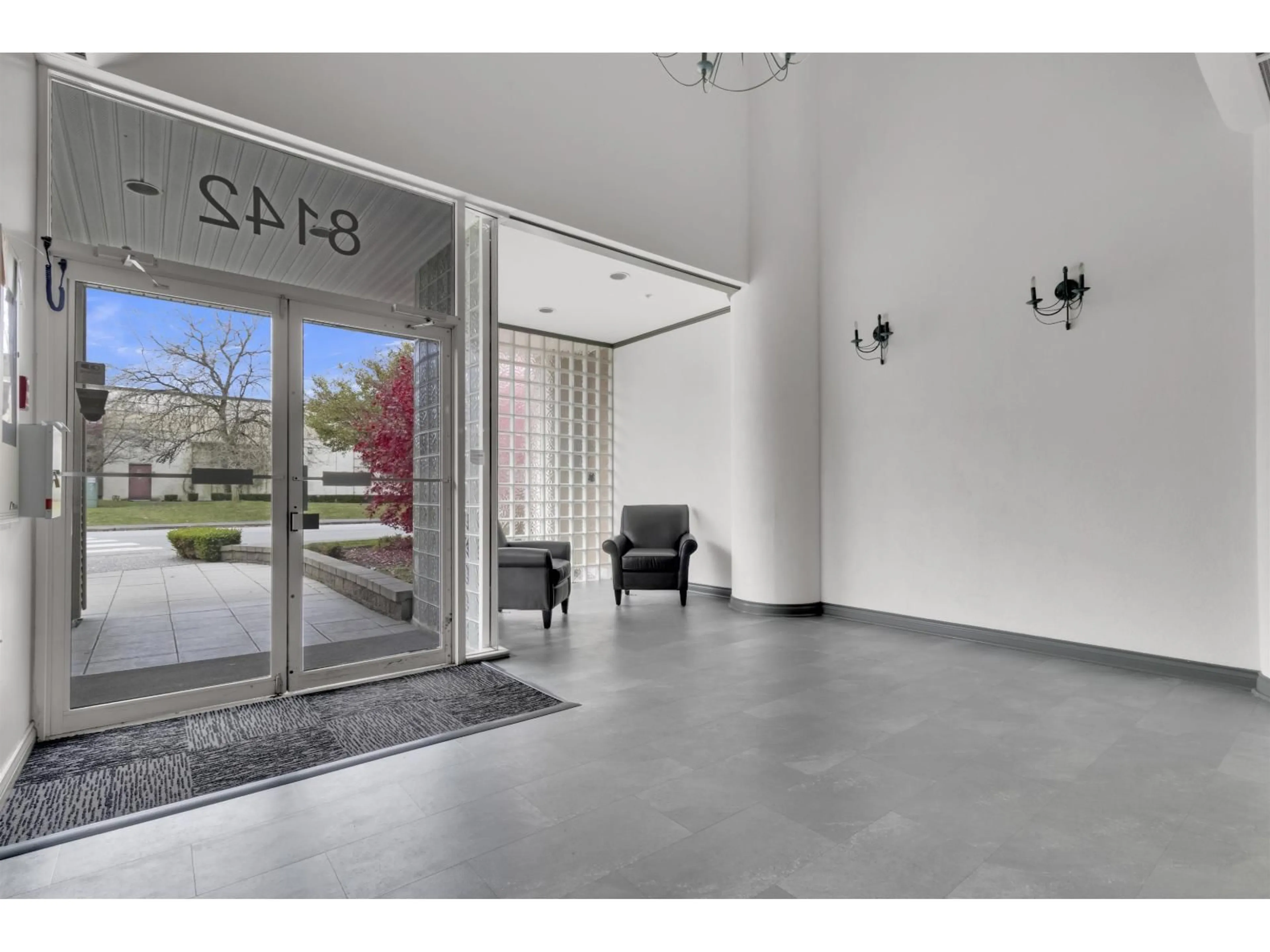 Indoor foyer for 208 - 8142 120A STREET, Surrey British Columbia V3W3P3