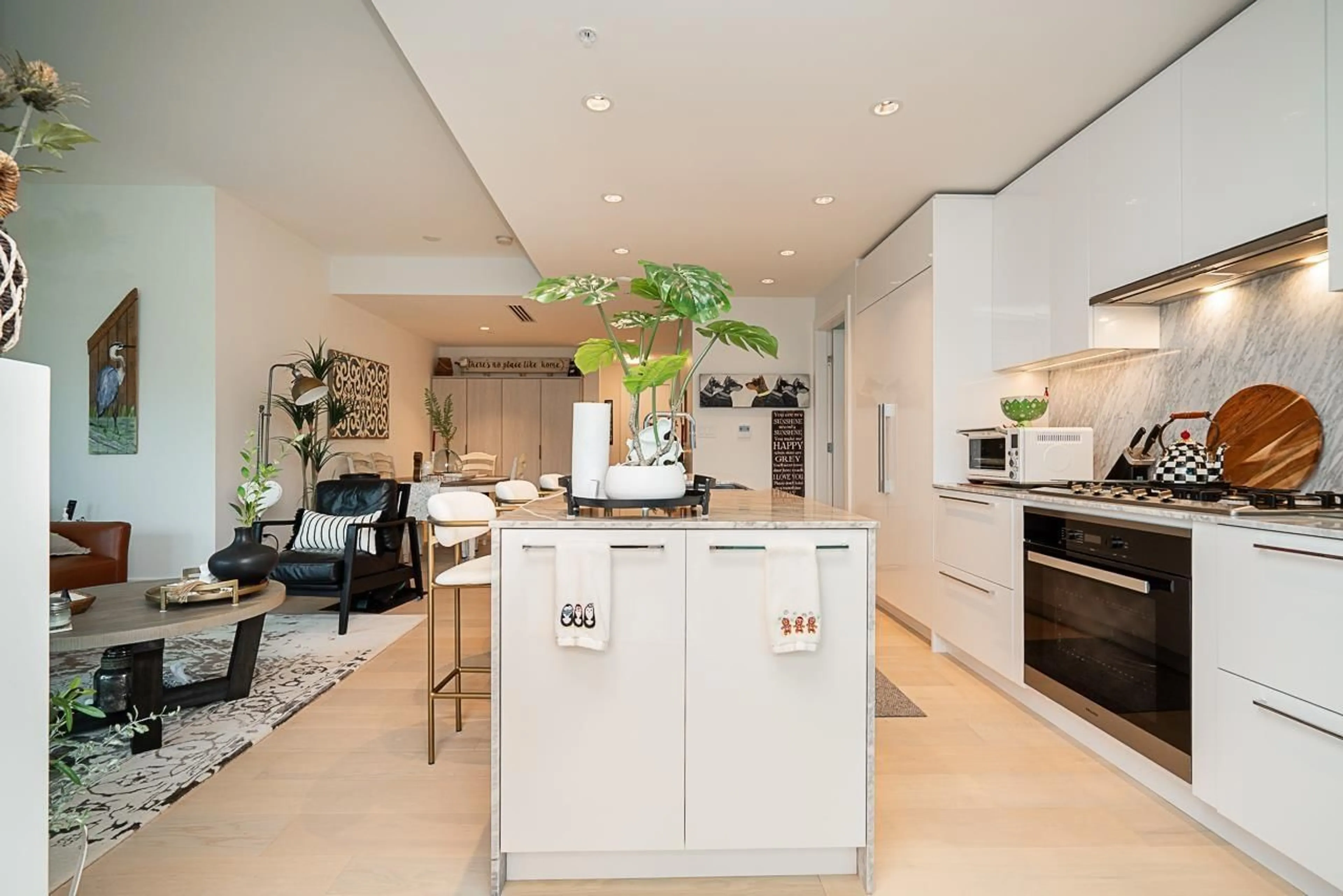 Contemporary kitchen, unknown for 602 - 1501 FOSTER STREET, White Rock British Columbia V4B0C3