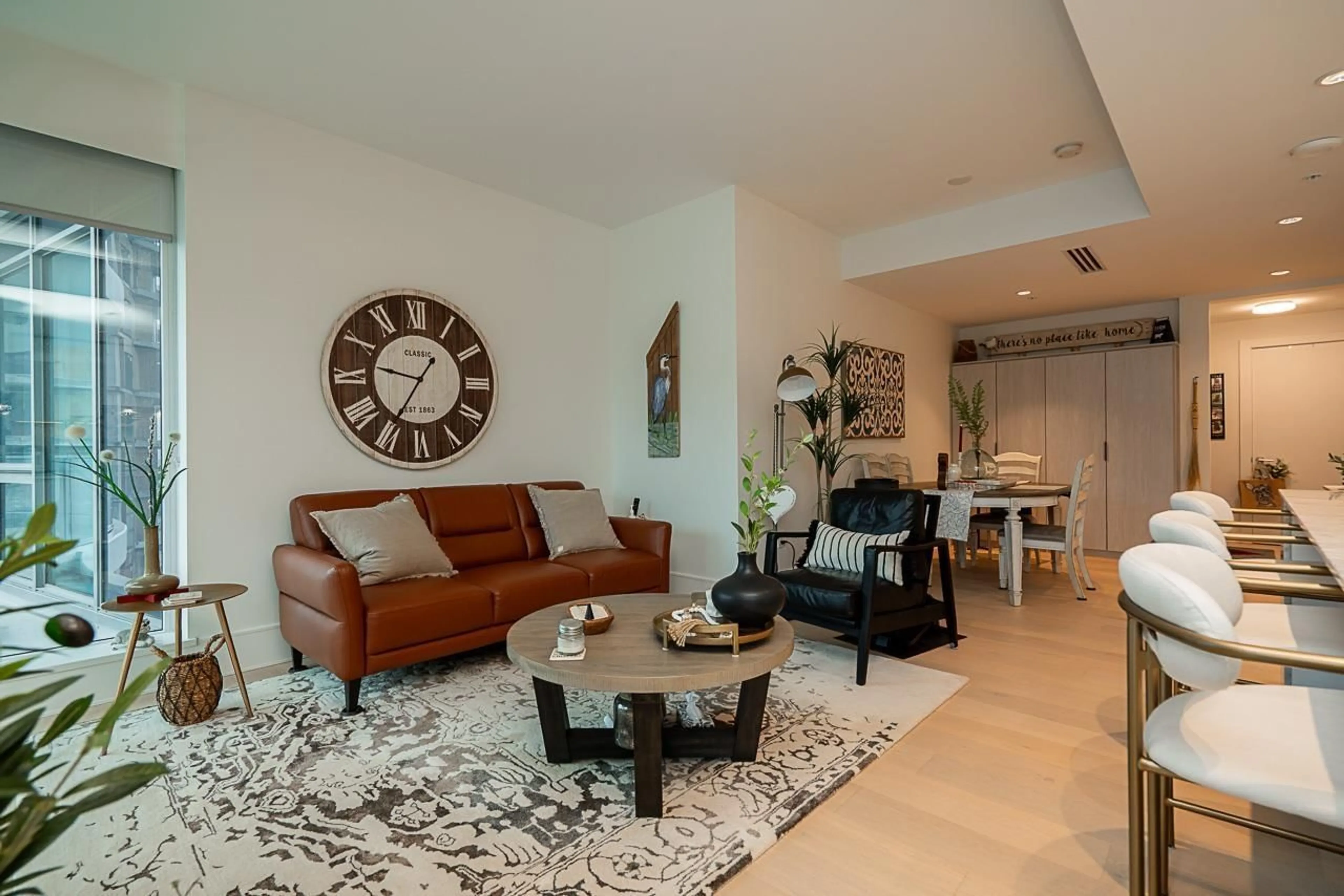 Living room with furniture, unknown for 602 - 1501 FOSTER STREET, White Rock British Columbia V4B0C3