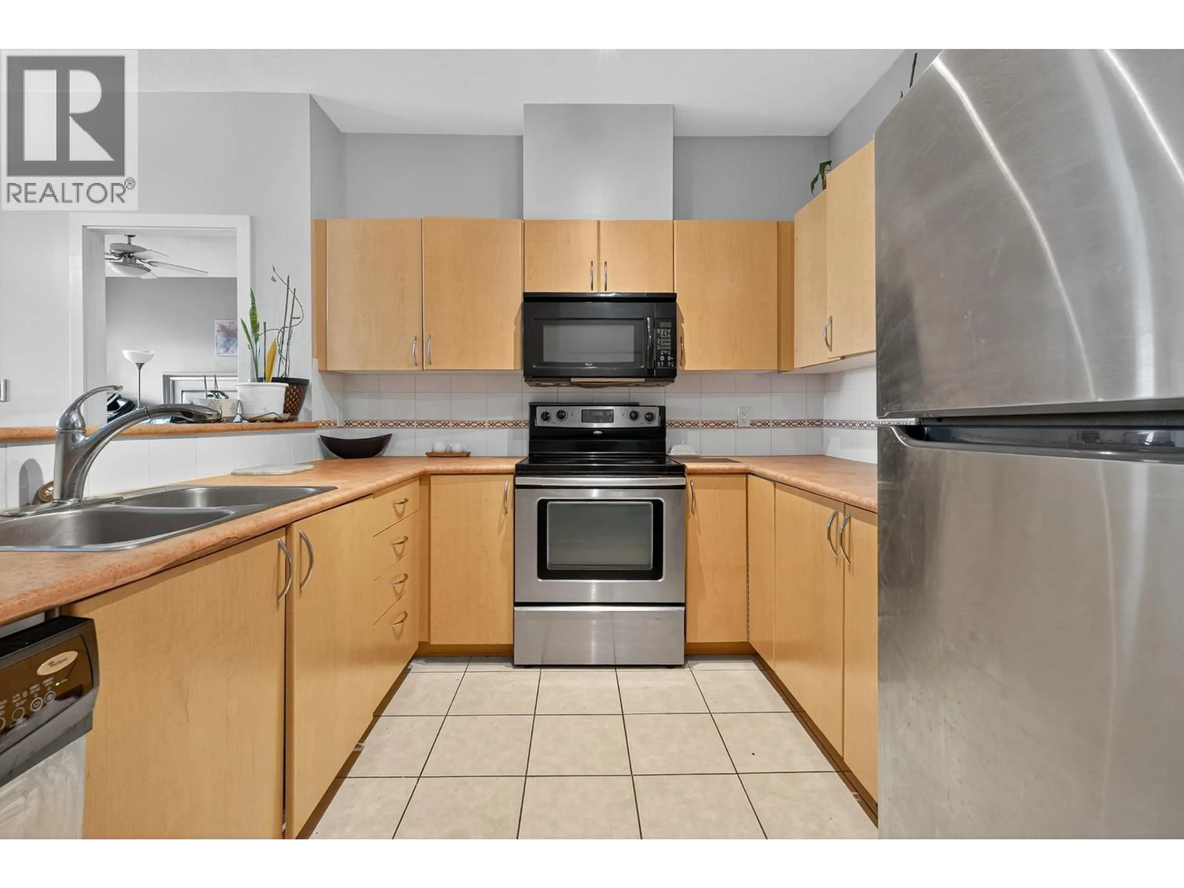 Standard kitchen, floor is not visible for 416 - 83 STAR CRESCENT, New Westminster British Columbia V3M6X8