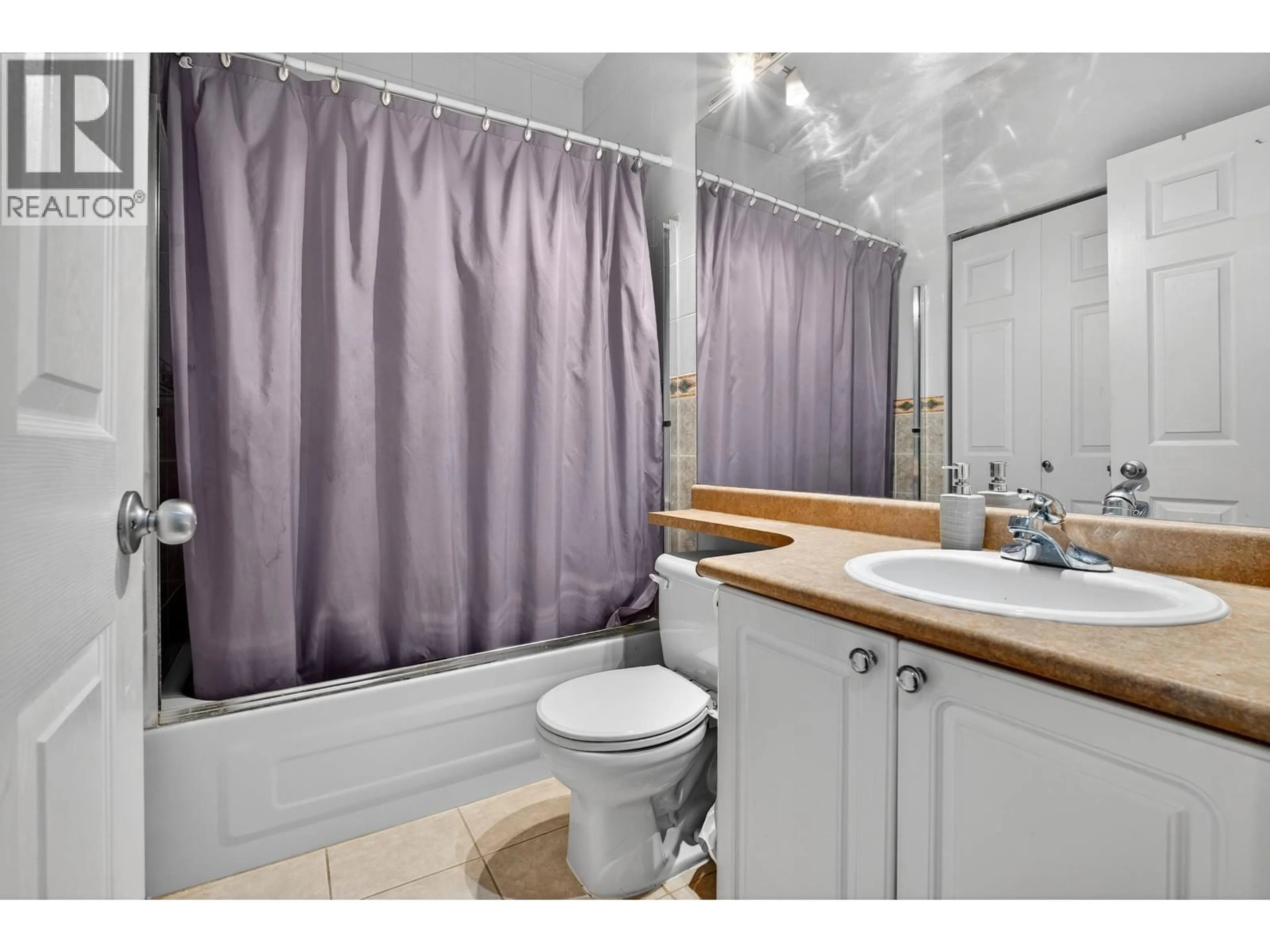 Standard bathroom, unknown for 416 - 83 STAR CRESCENT, New Westminster British Columbia V3M6X8