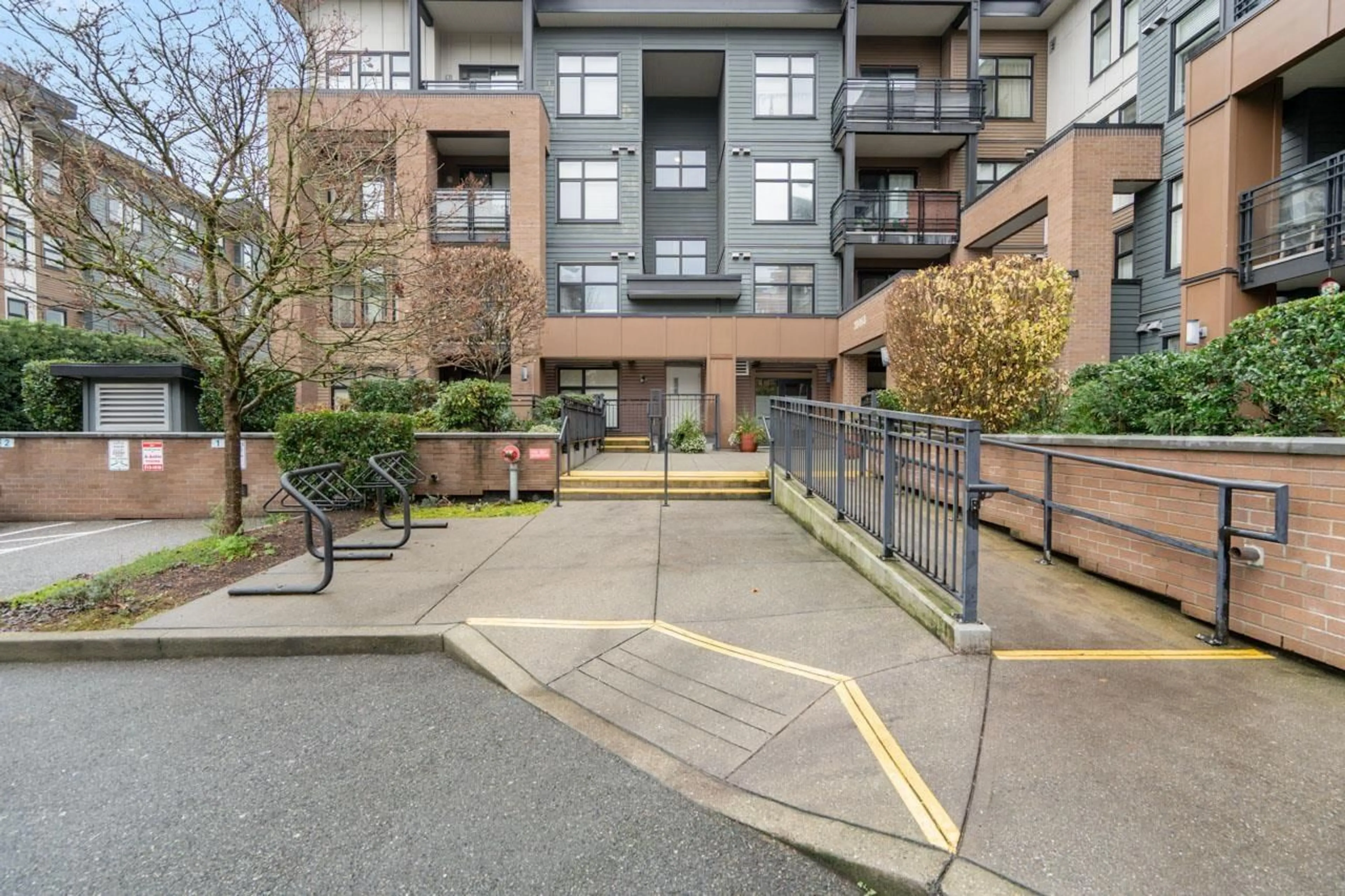 Patio, street for 114 - 20068 FRASER, Langley British Columbia V3A0H2